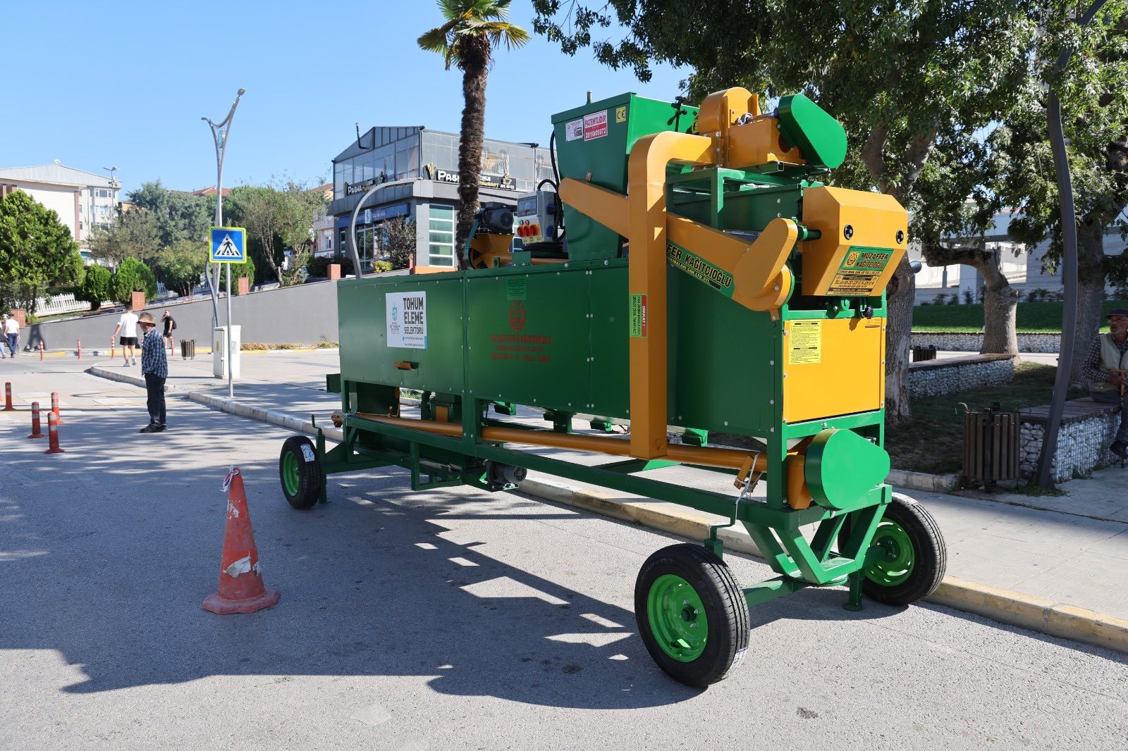 Başkan Büyükakın’dan Tarıma Destek Tohum Eleme Selektörü Kandıra’da (2)