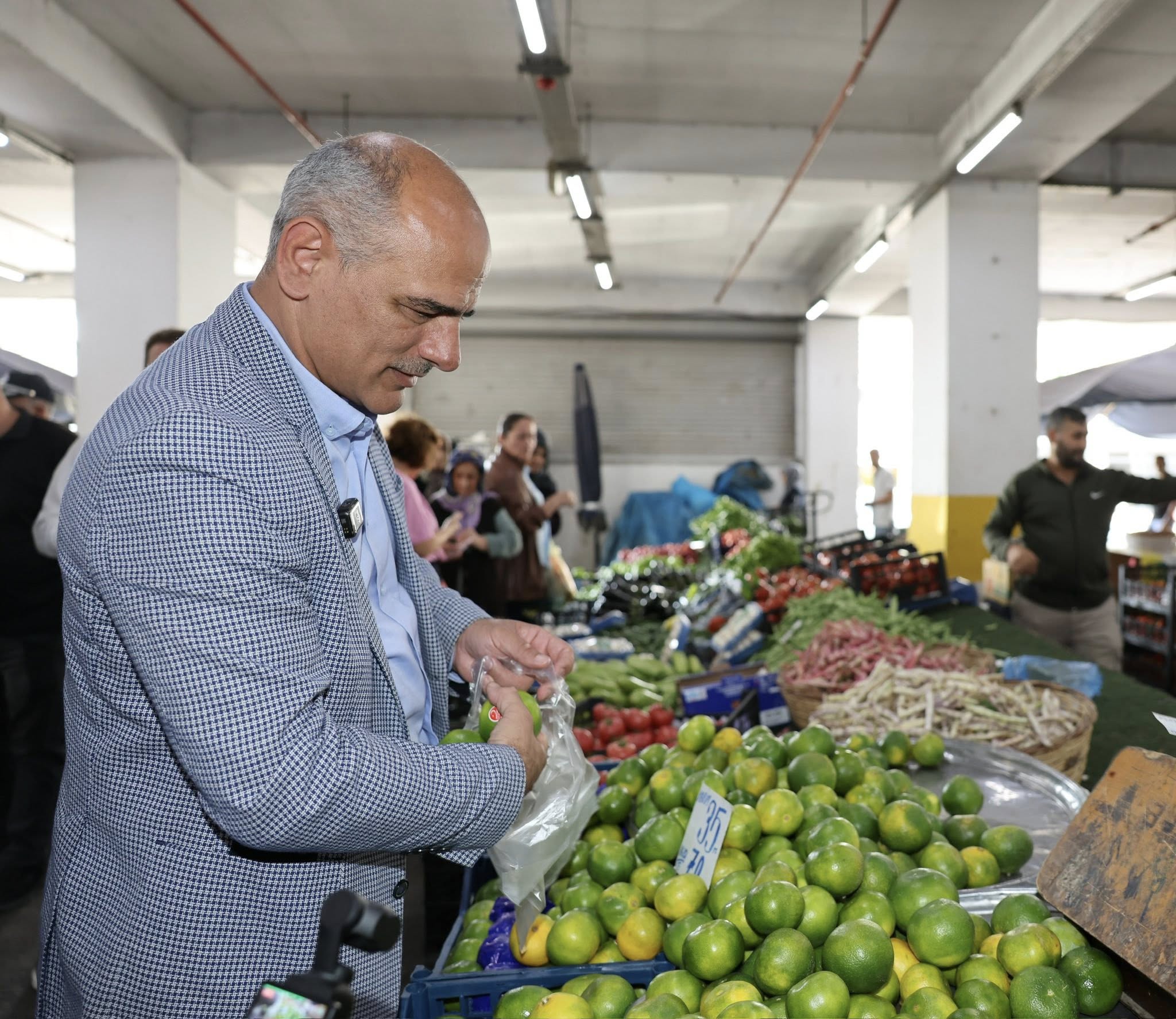 Başkan Söğüt Cuma Pazarını Ziyaret Etti