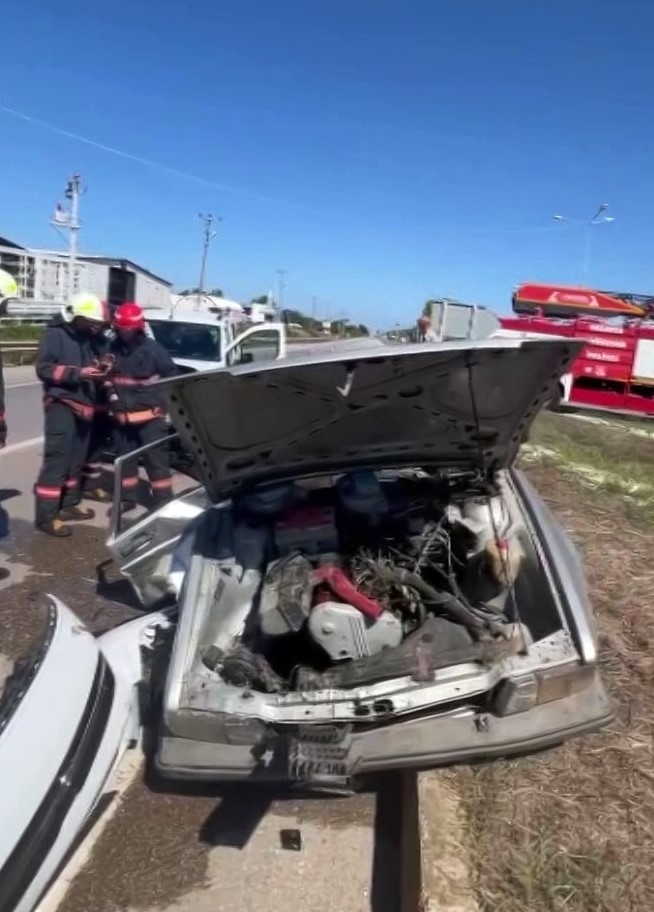 Belediye Aracı Kazaya Karıştı! 1 Yaralı 04