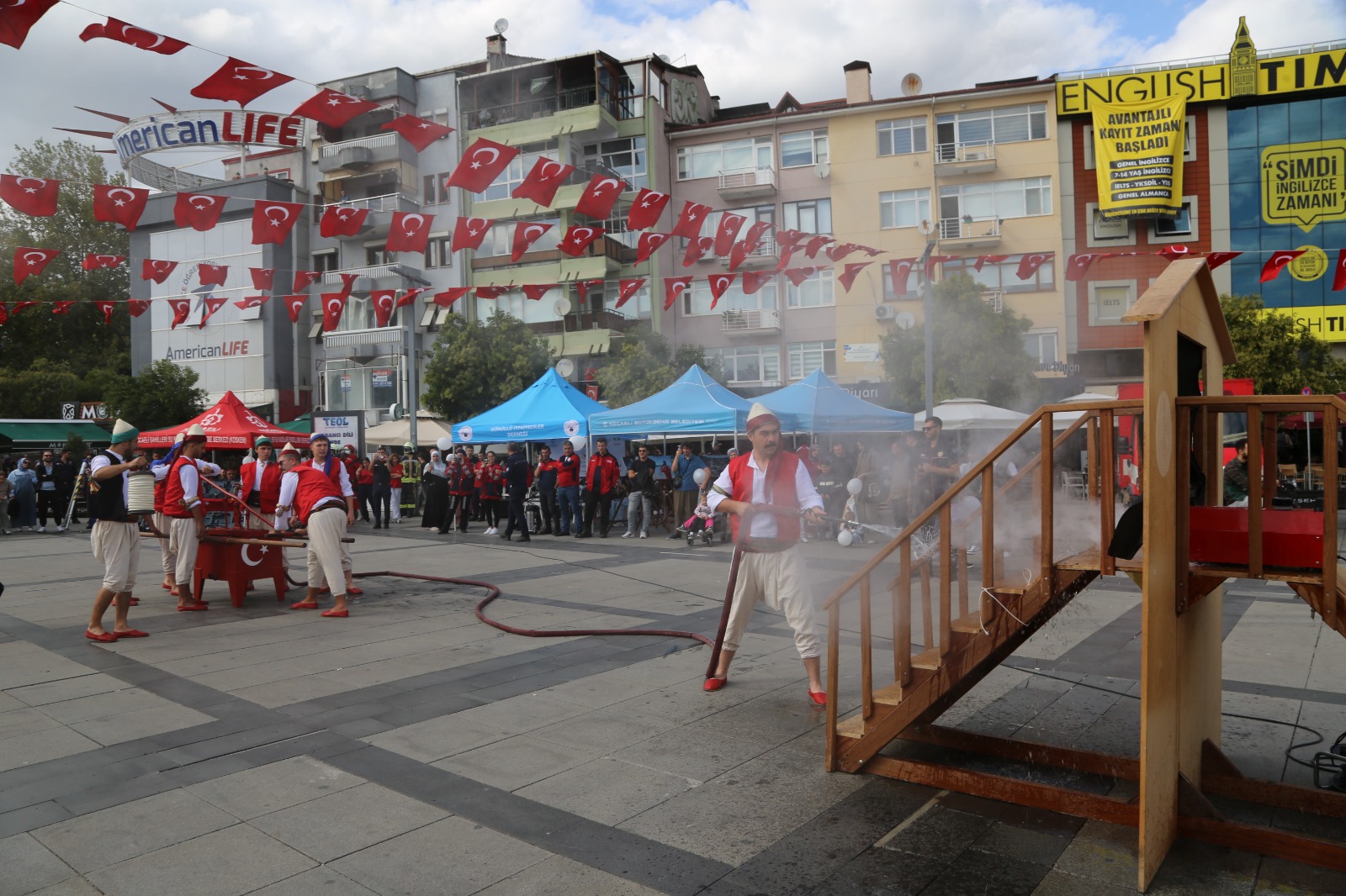 Büyükşehir İtfaiyesi'nin Gurur Günü (1)