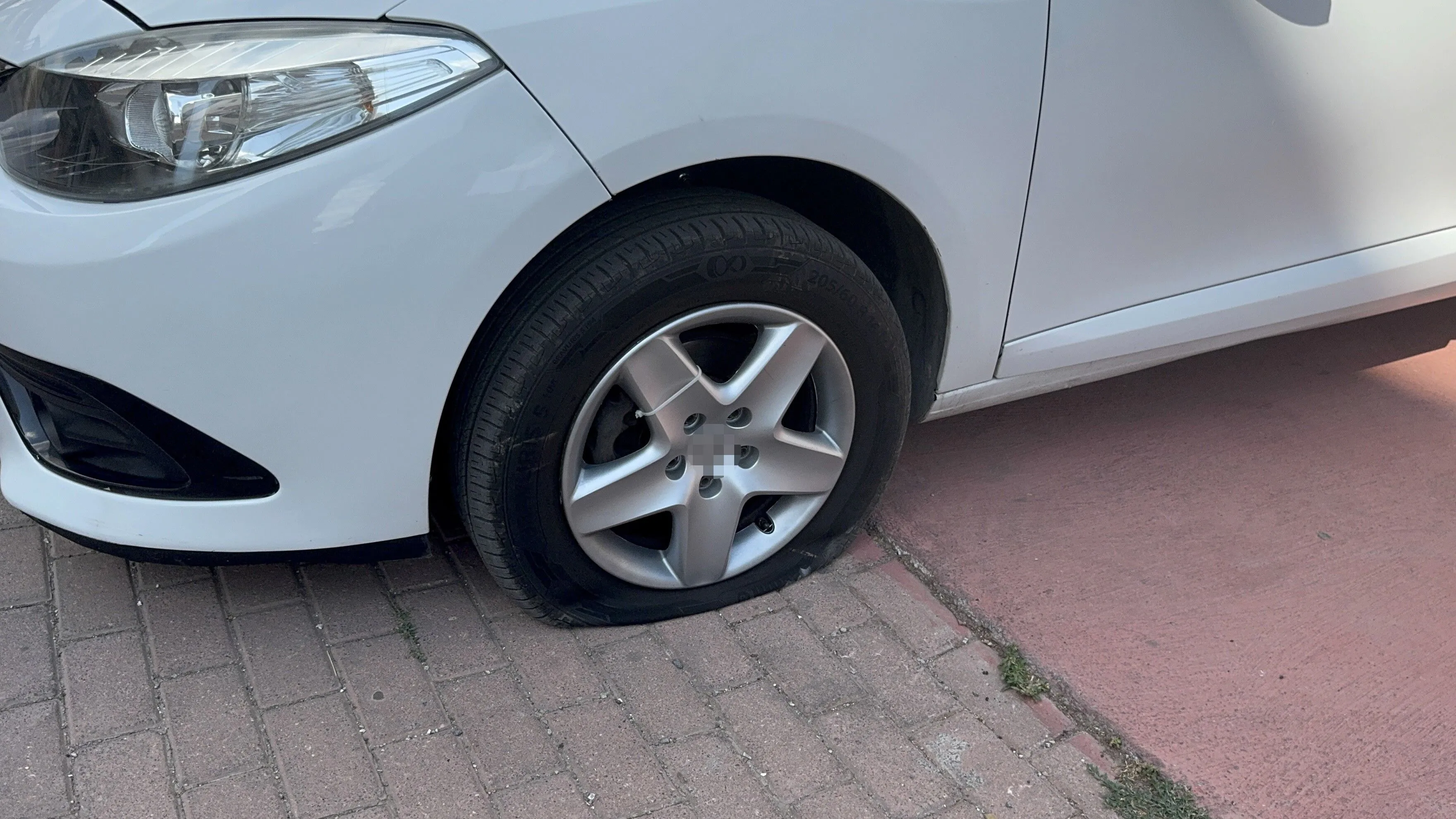Cayirovada Patlama Araclar Ve Ev Zarar Gordu 04