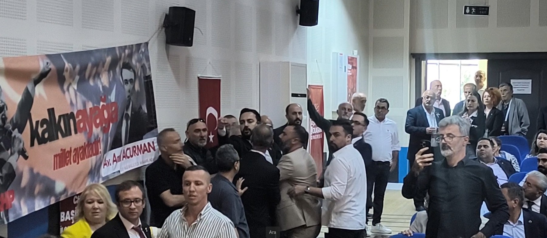 Chp Başiskele Kongresinde Yumruklar Konuştu (2)