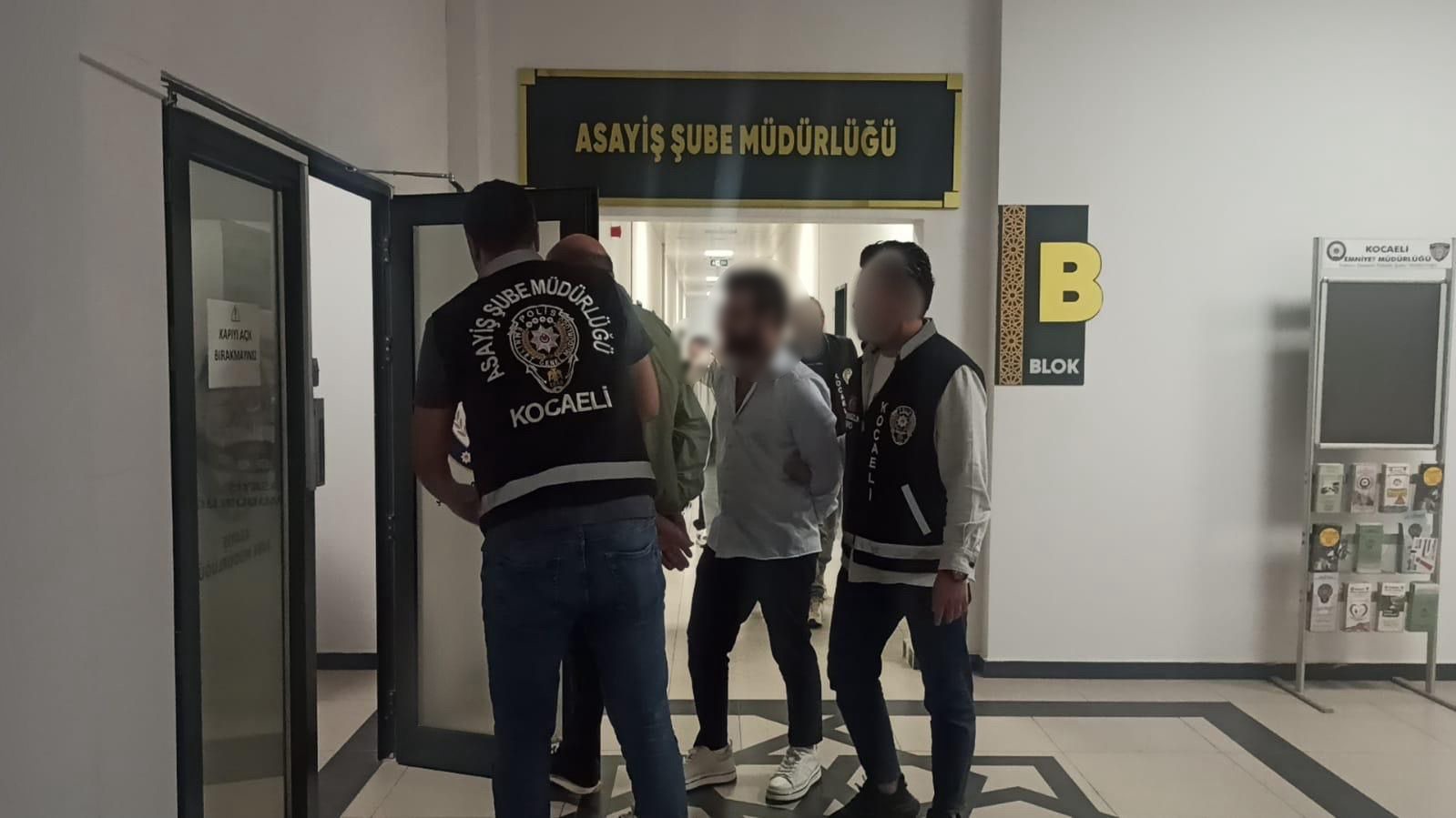 Derince’de Oto Hırsızlığı Operasyonu! 4 Tutuklu (2)