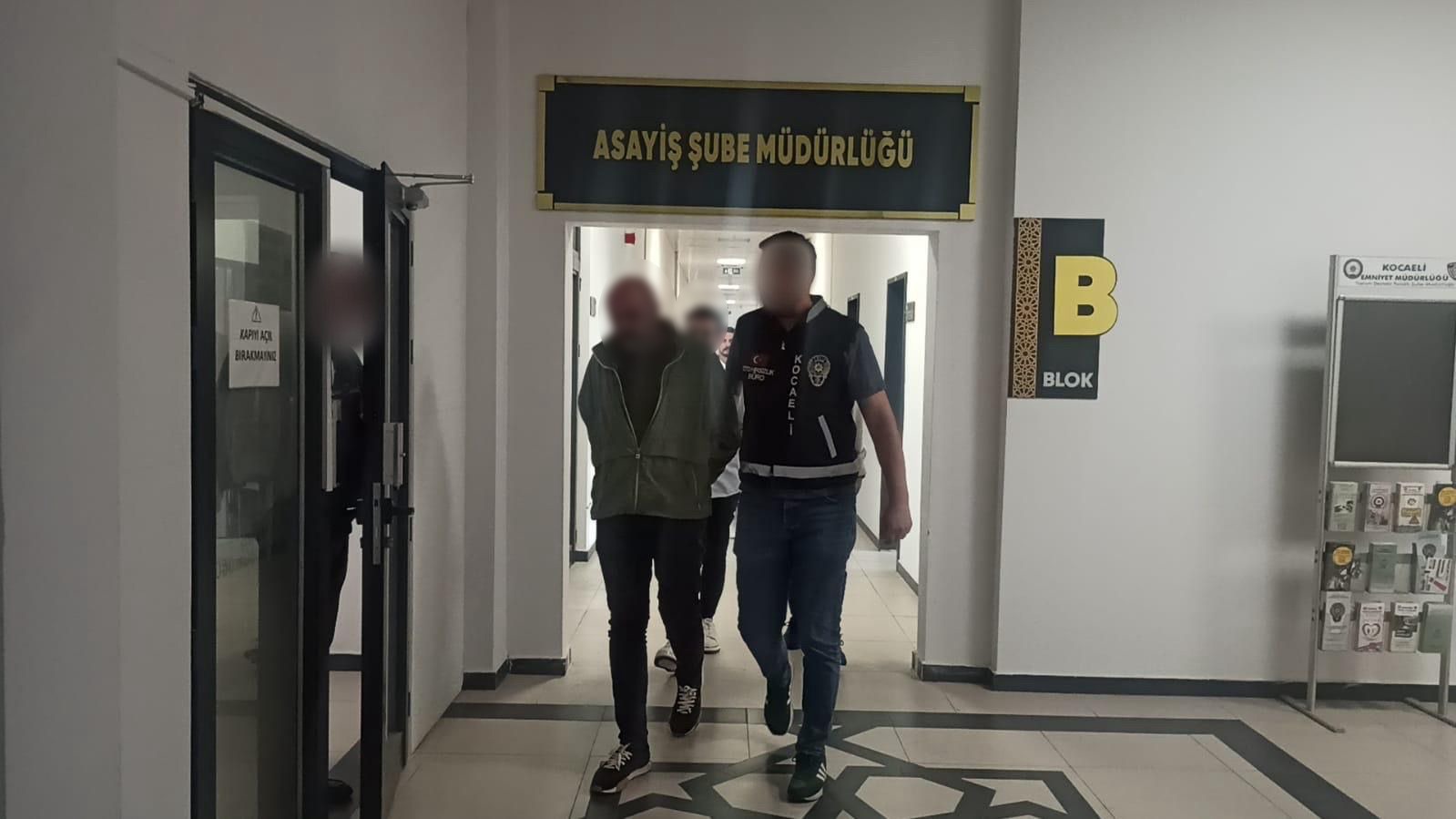 Derince’de Oto Hırsızlığı Operasyonu! 4 Tutuklu (4)