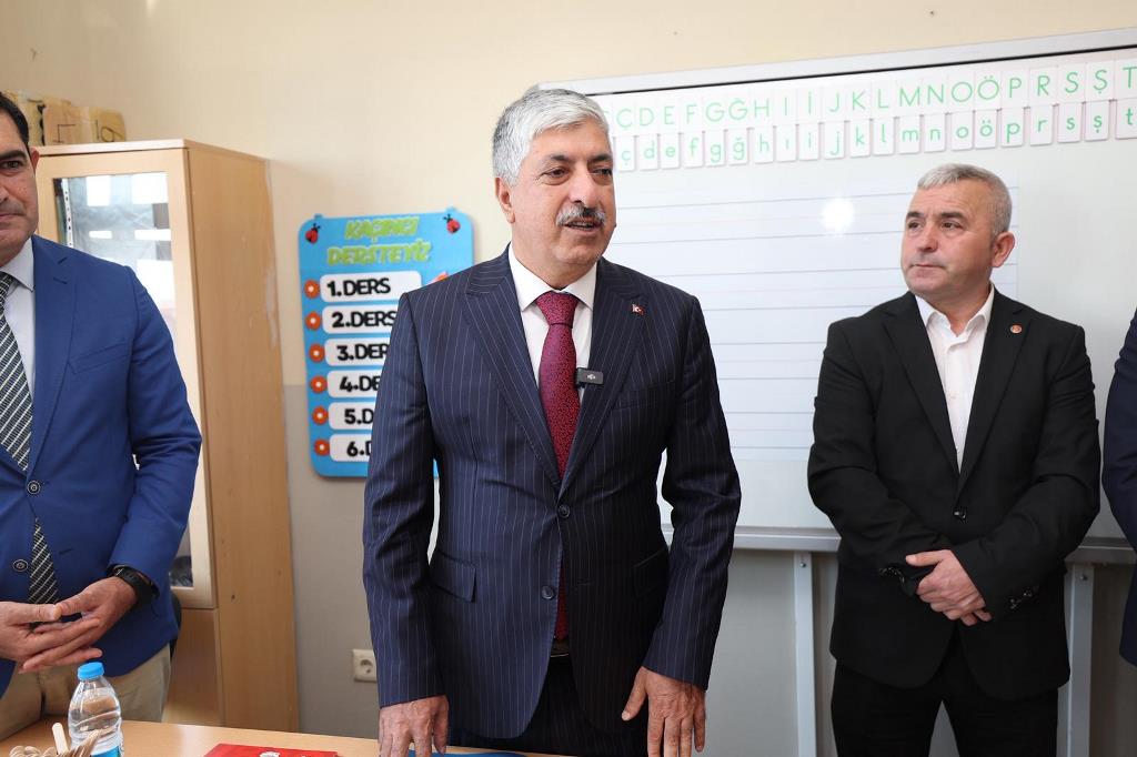 Dilovası’nda Miniklere Çanta Ve Kırtasiye Desteği (3)