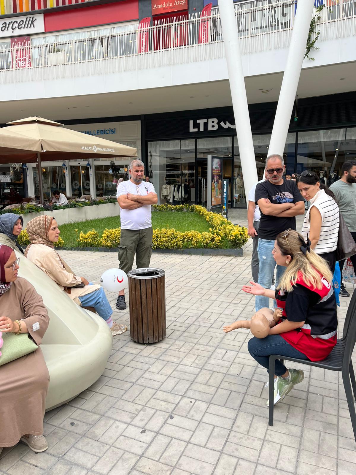 Dünya İlk Yardım Günü’nde İklim Krizine Dikkat Çekildi 1