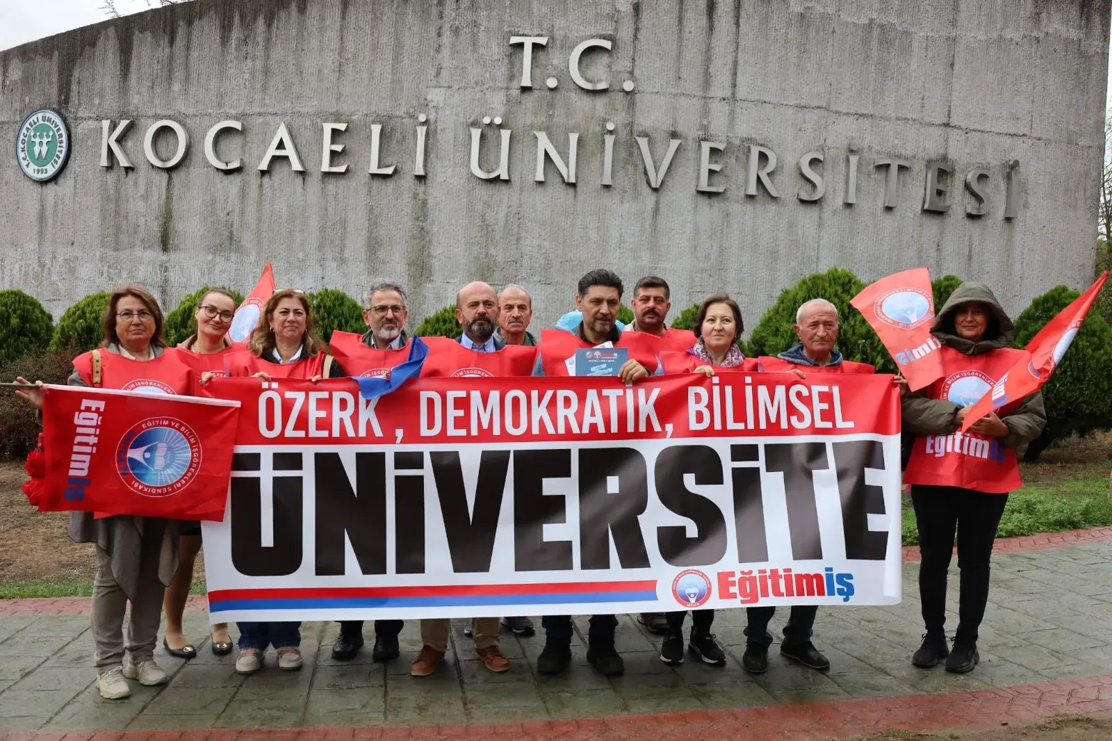 Eğitim İş’ten Sert Açıklama! “Üniversitelerimizi Kuşatan Karanlığa Teslim Olmayacağız” 1