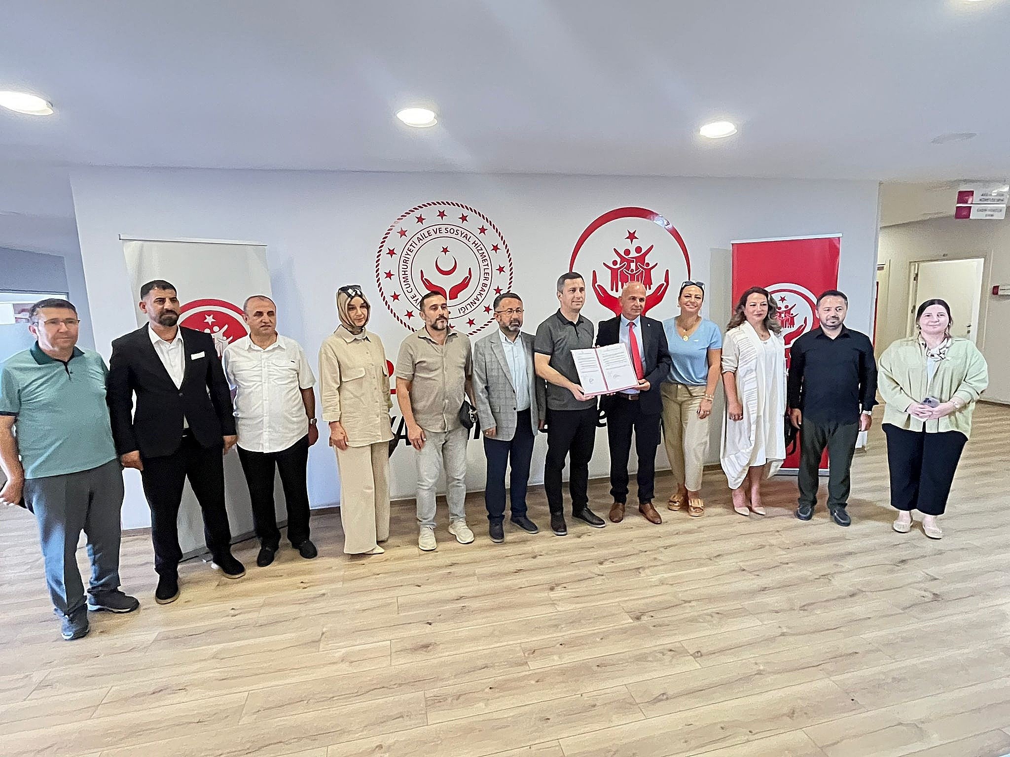 Emlakçılardan Yeni Evlenecek Çiftlere Büyük Jest! 01