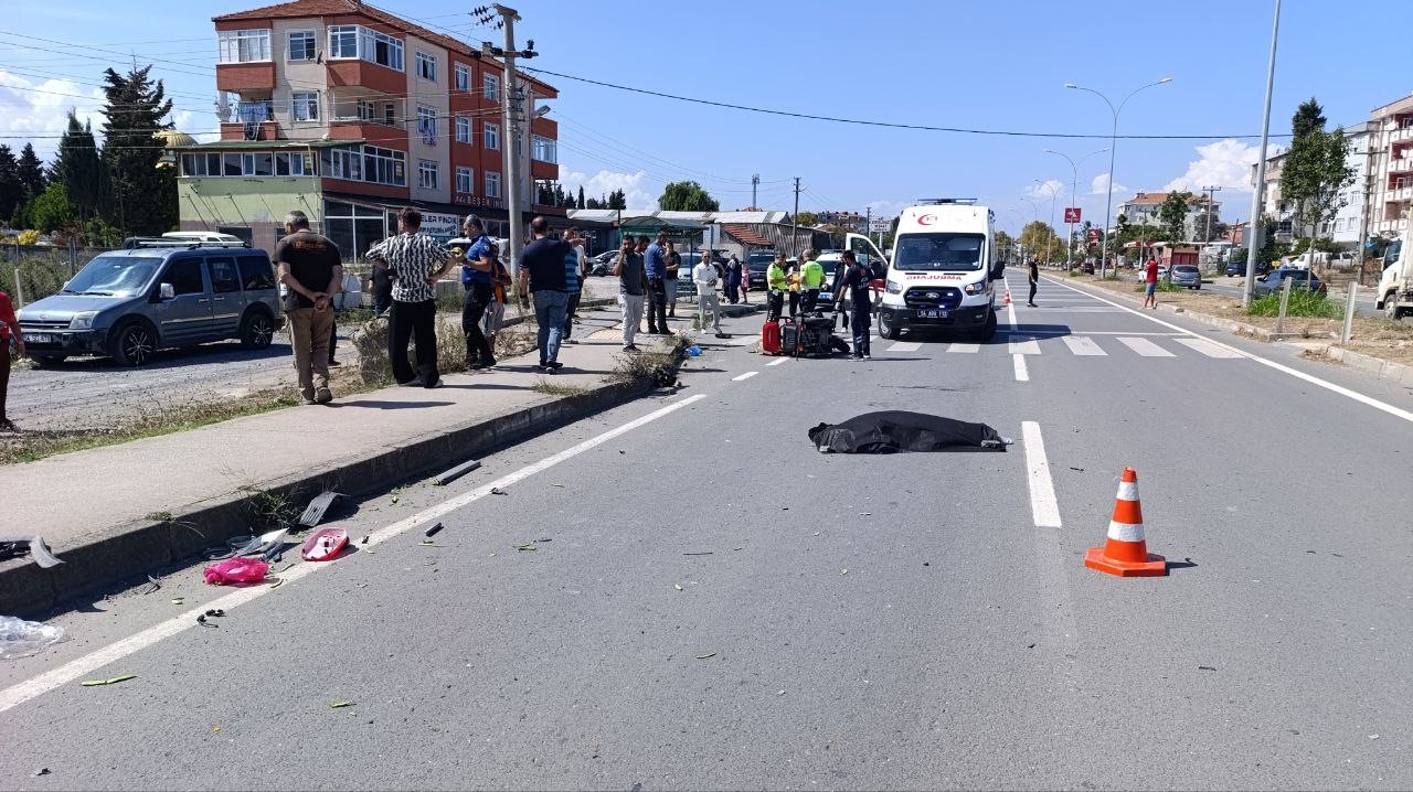 Feci Kaza! Anne Hayatını Kaybetti, Kızı Yaralı 05