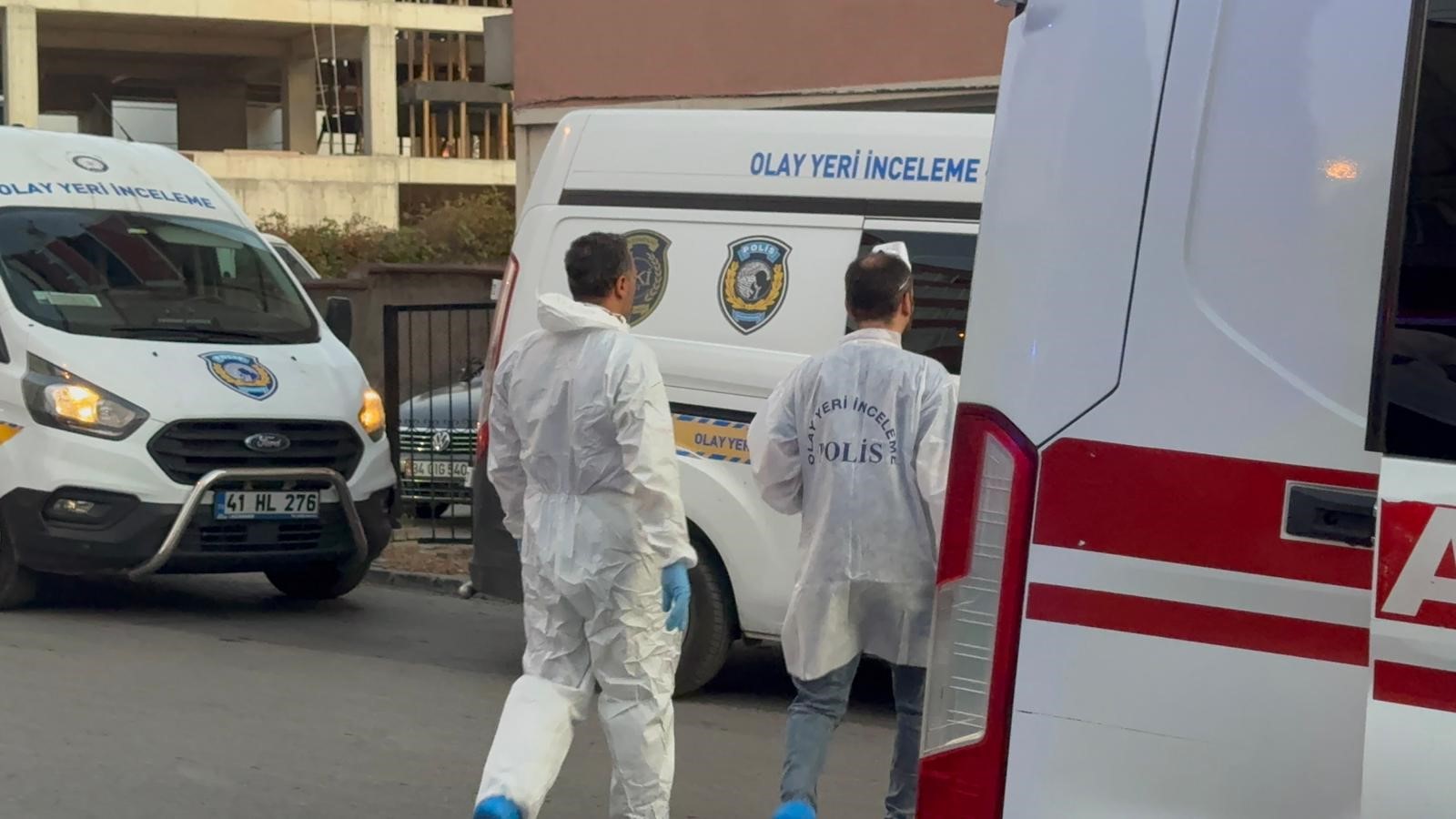Gebze’de Anne Ve 5 Yaşındaki Çocuğu Evde Ölü Bulundu (3)