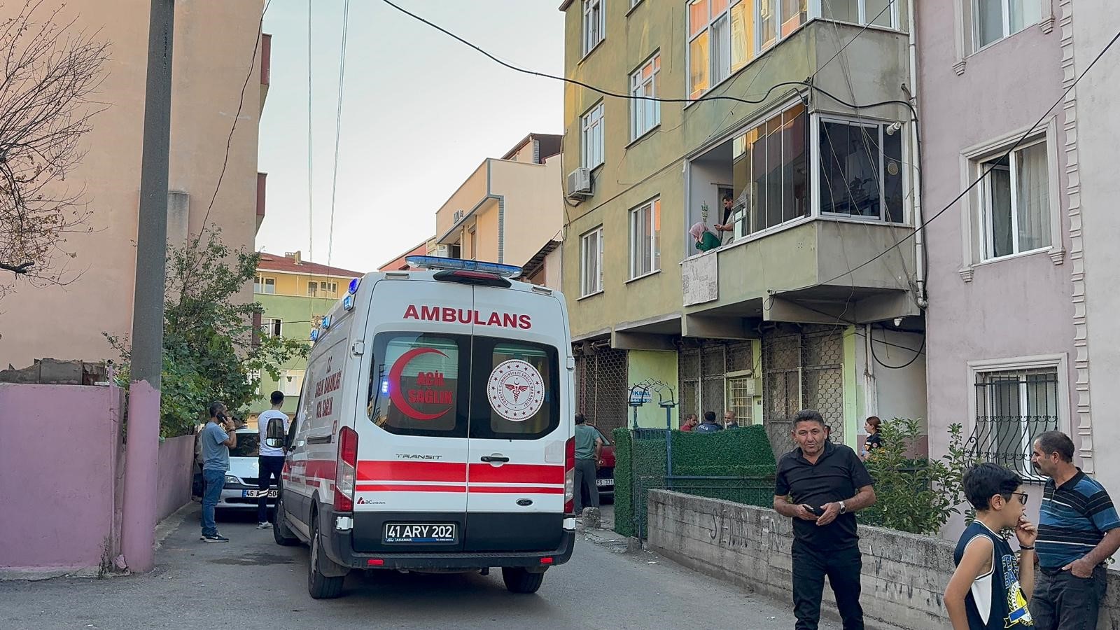 Gebze’de Anne Ve 5 Yaşındaki Çocuğu Evde Ölü Bulundu (6)
