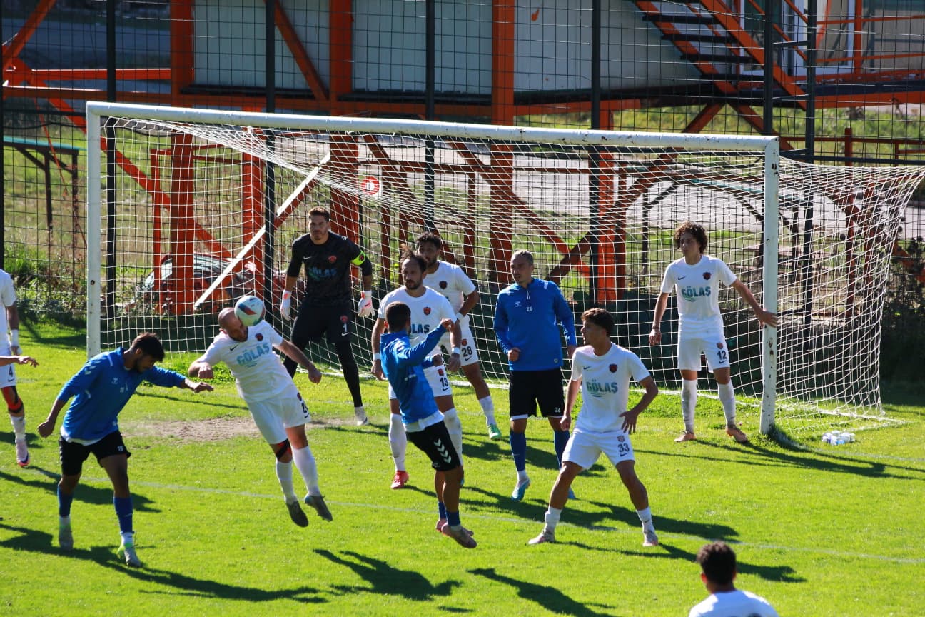 Gölcükspor, Manisa 1965’I 4 2 Mağlup Etti (11)