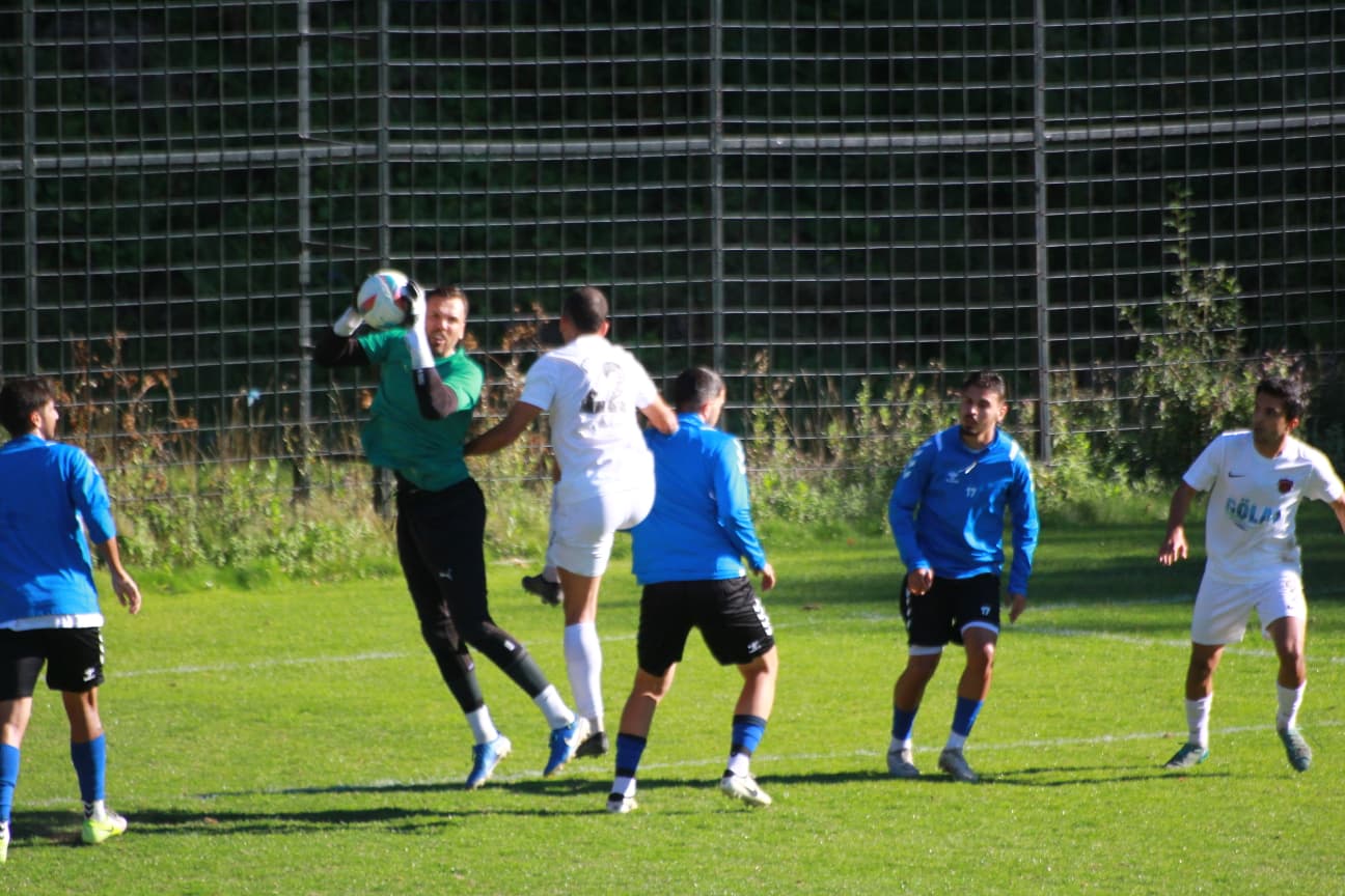 Gölcükspor, Manisa 1965’I 4 2 Mağlup Etti (12)