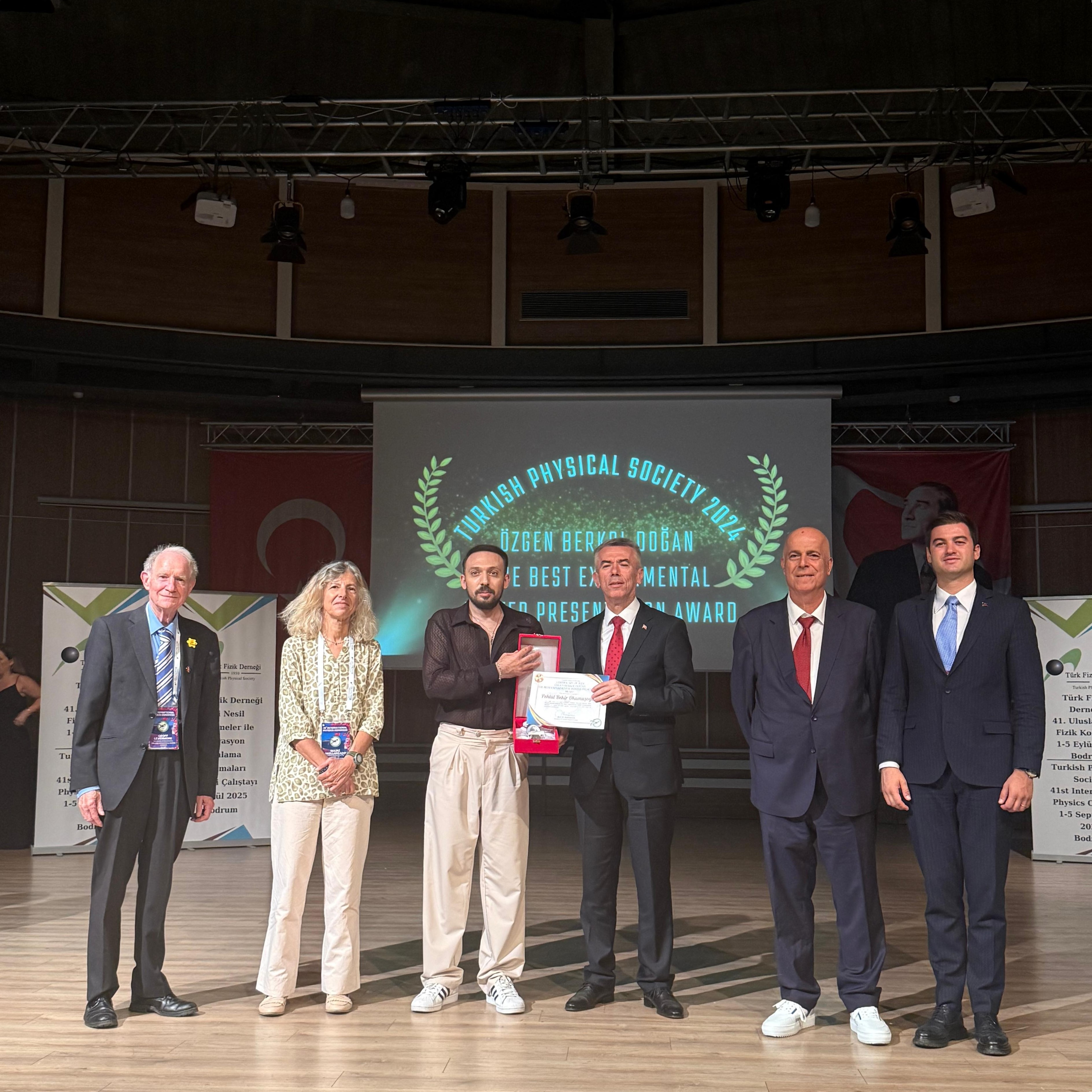 Gtü’lü Pehlül Bekir Okumuşoğlu Türk Fizik Derneği Ödülünü Kazandı 01