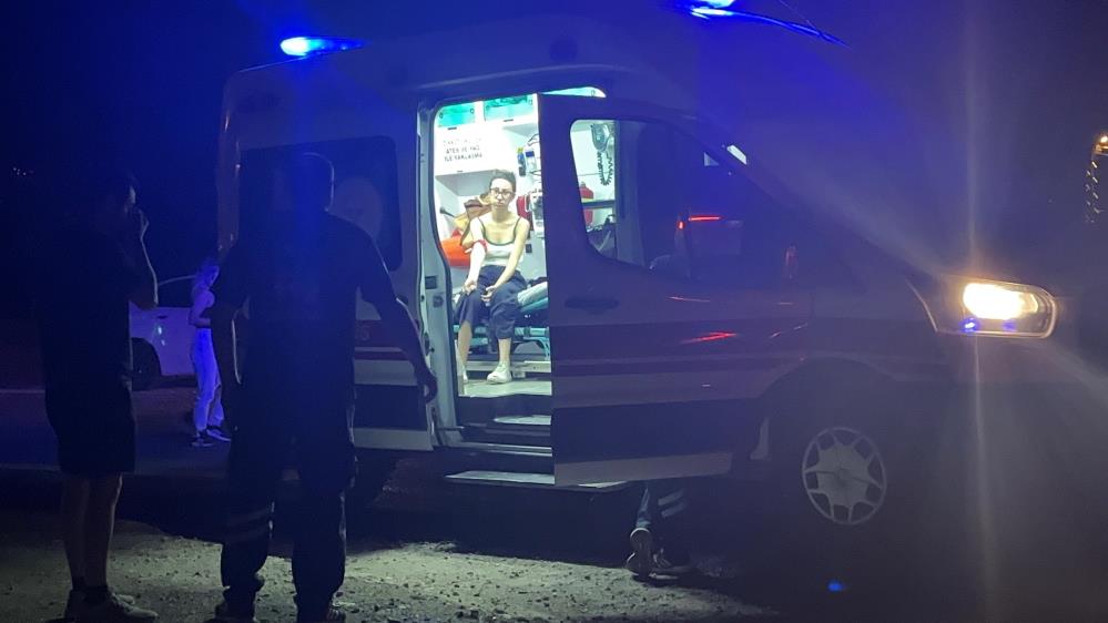 Hızlı Trene Yetişmek İsteyen İki İşçi Kaza Yaptı! (1)