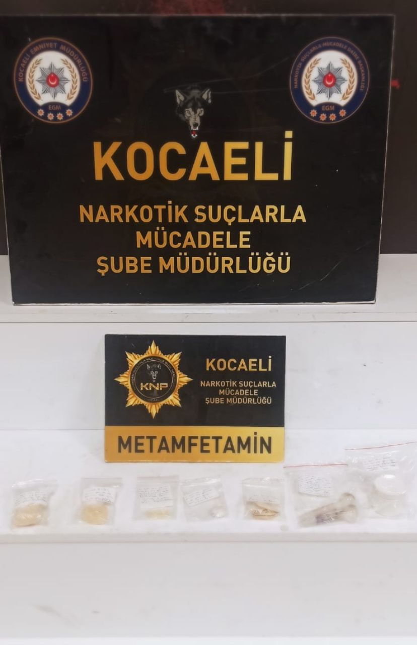 İzmit, Körfez Ve Gölcük’te Uyuşturucu Operasyonu! 8 Şüpheli Yakalandı (2)