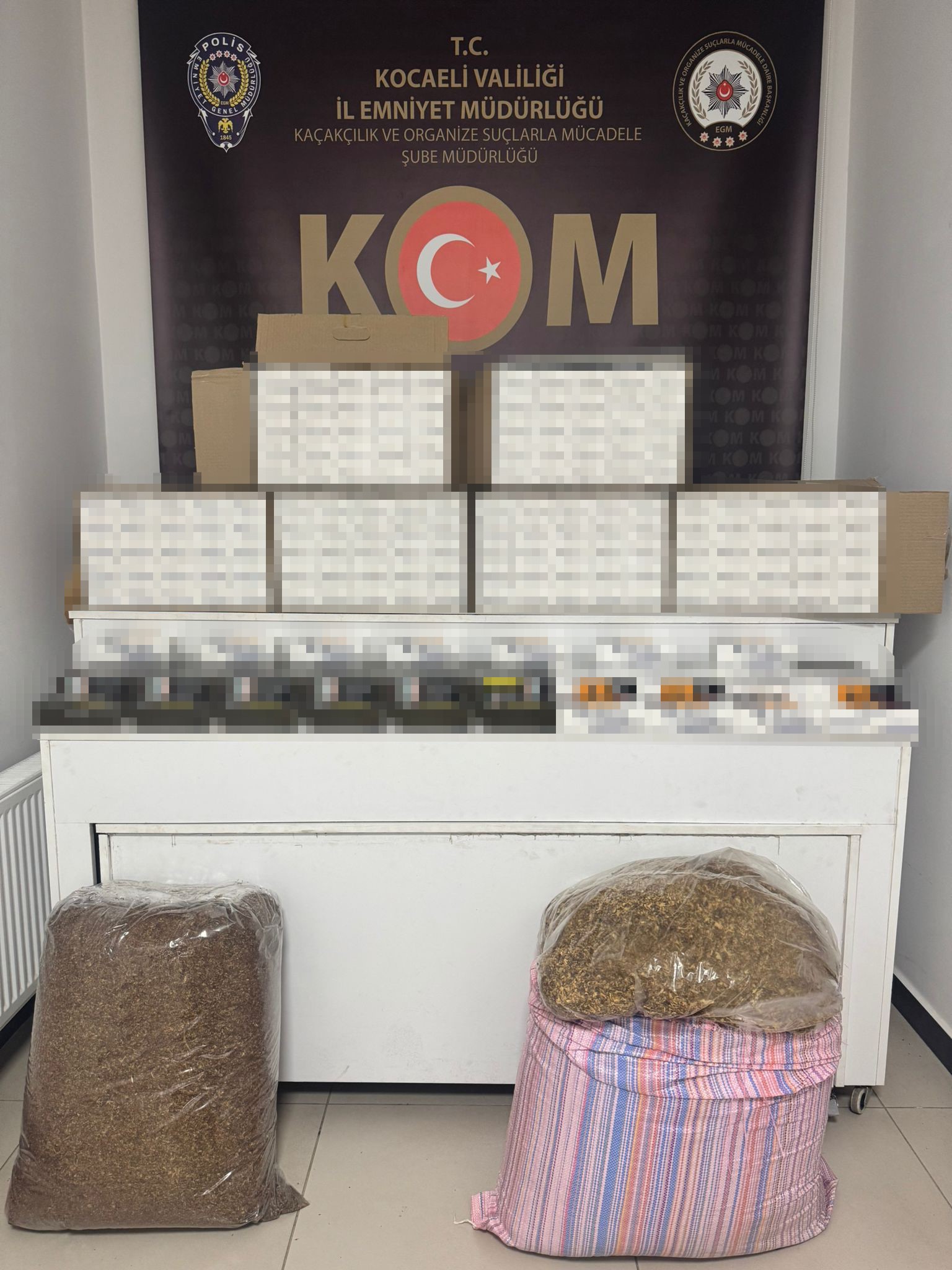 İzmit’te 75 Bin Makaron Ve 30 Kilo Tütün Yakalandı 01