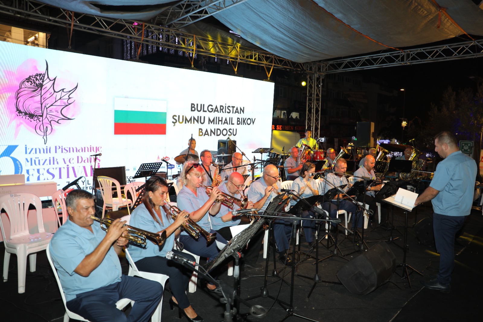 İzmit’te Festival Coşkusu! Kortej Ve Ödül Töreniyle İlk Gün Tamamlandı (2)