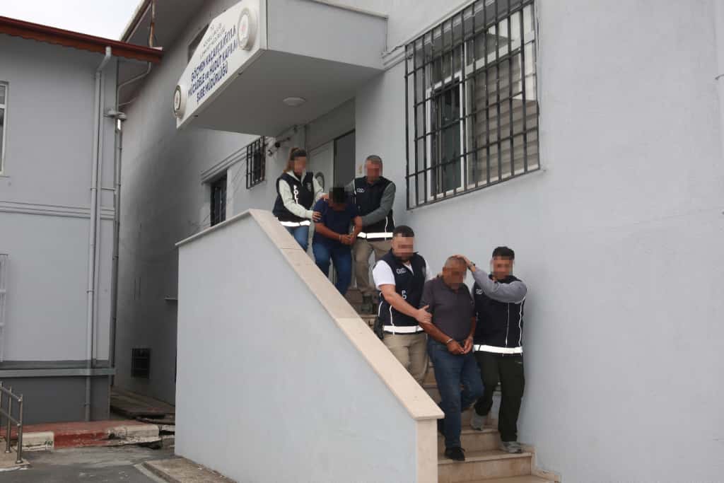 Kartepe’de Operasyon! 1 Kişi Tutuklandı, 2 Göçmen Sınır Dışı Edildi (2)