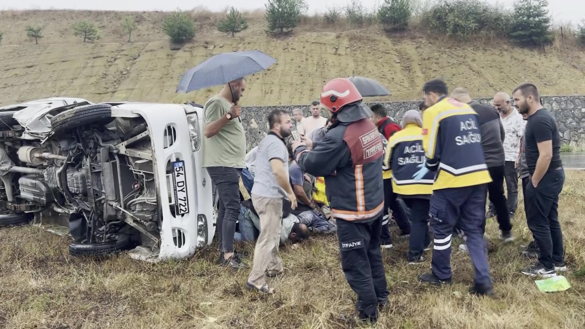 Kayganlaşan Yol Kazaya Sebep Oldu! 3 Yaralı 02