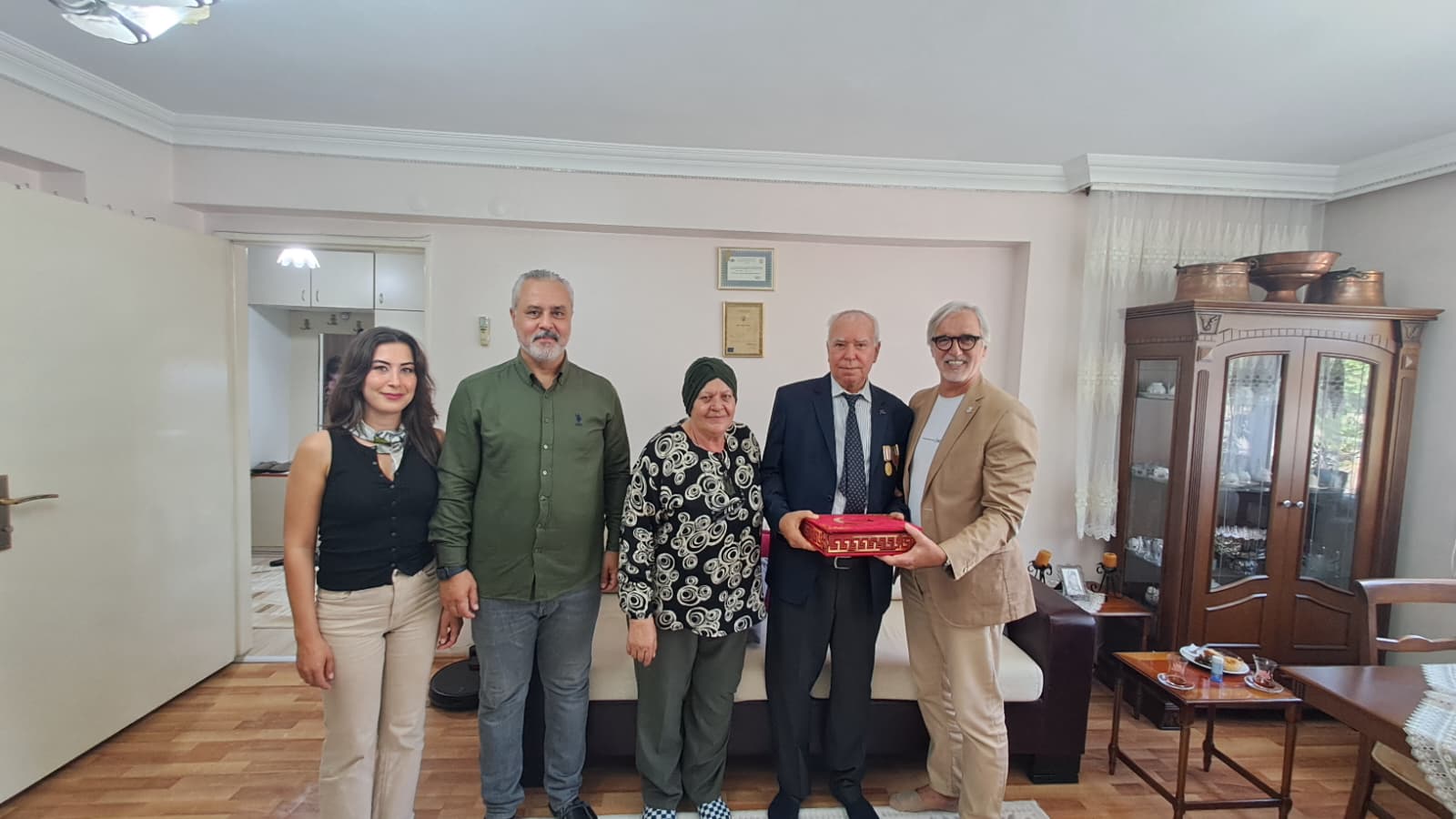 Kibris Gazileri Bayraktar Ve Aslan'a Anlamli Ziyaret (1)