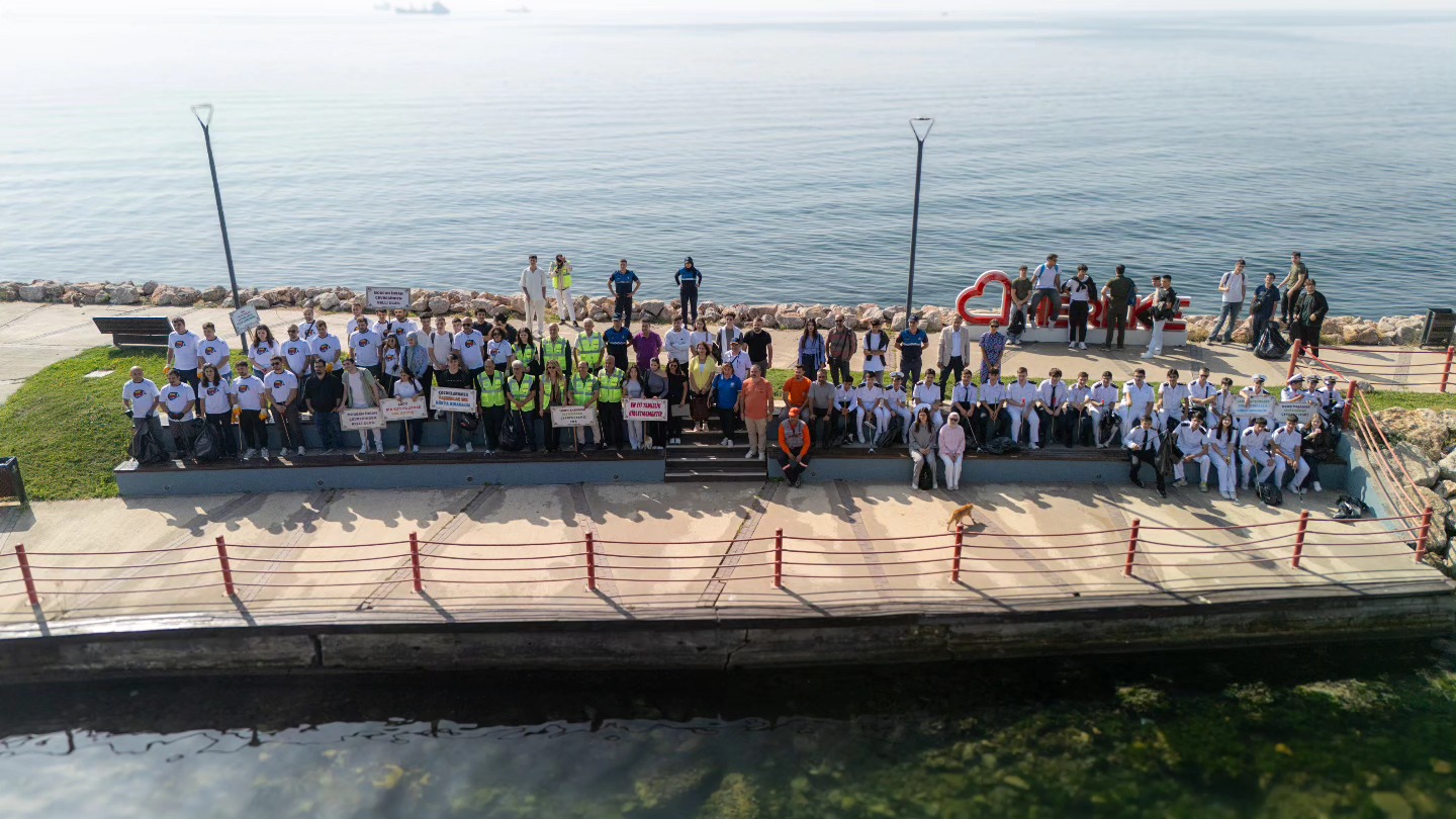 Kıyı Temizliği, (6)