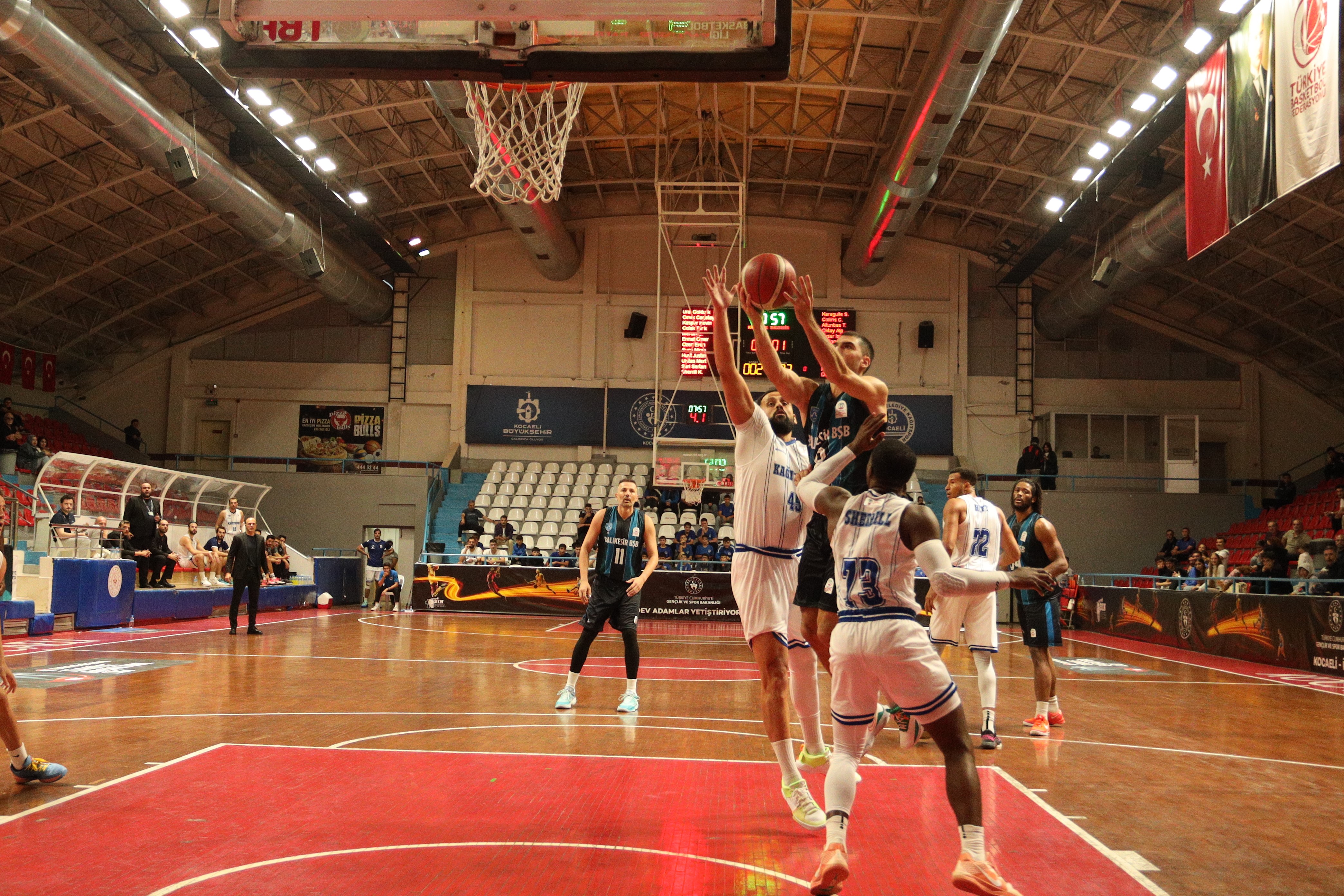 Kocaeli Bşb Kağıtspor Evinde Farklı Kazandı (3)