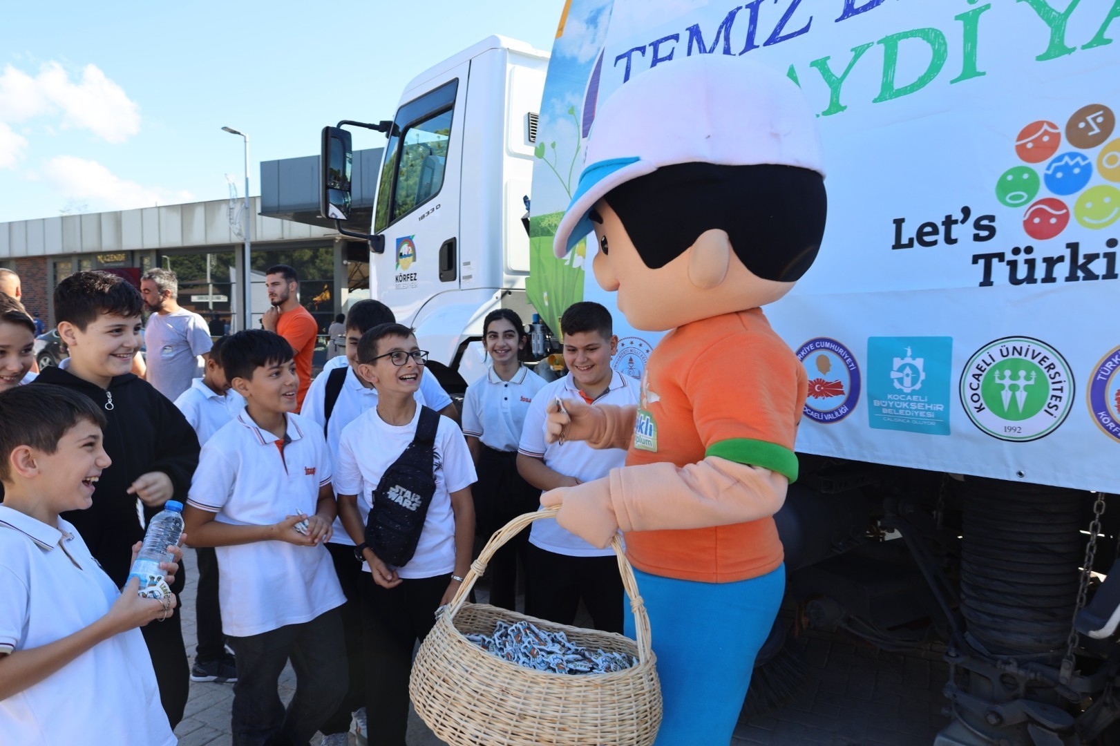 Kocaeli’de Dünya Temizlik Günü! Sahilden 172 Kilo Atık Çıkarıldı (2)