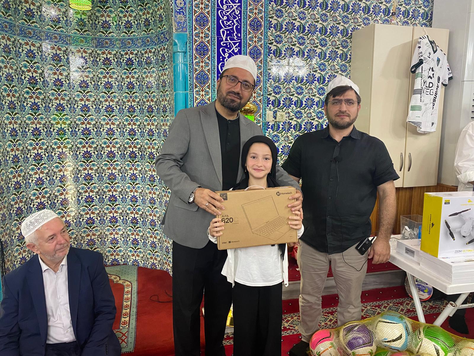 Kocaeli’de Gençlerle Sabah Namazı Buluşması! Umre Ödülü Sevinci (3)