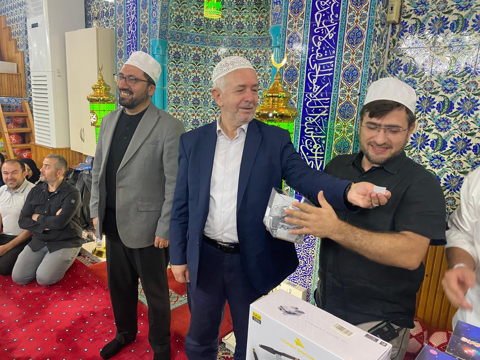 Kocaeli’de Gençlerle Sabah Namazı Buluşması! Umre Ödülü Sevinci (6)