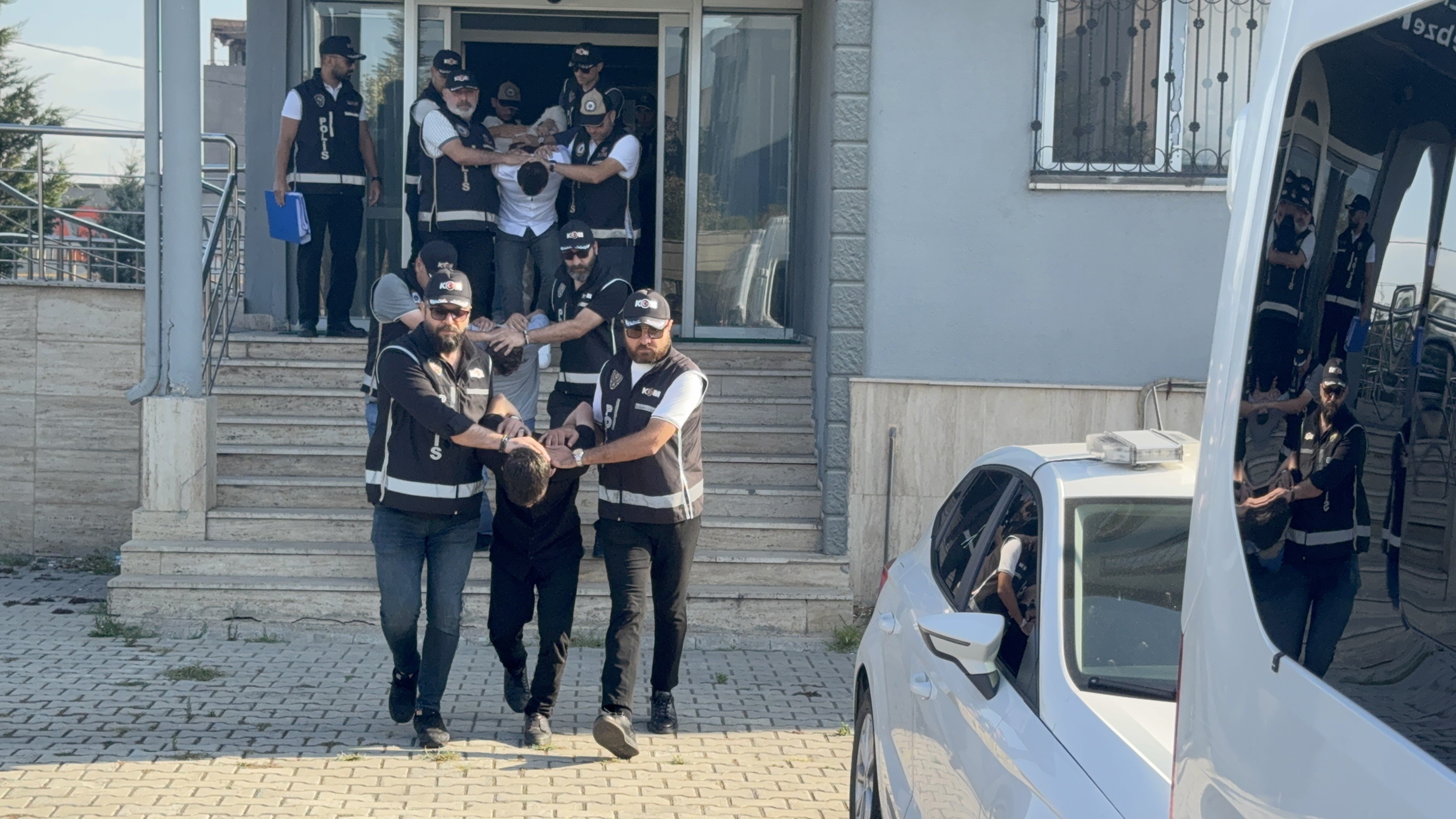Kocaeli’de Ki Bombalı Saldırının Altından Çete Çıktı! 05
