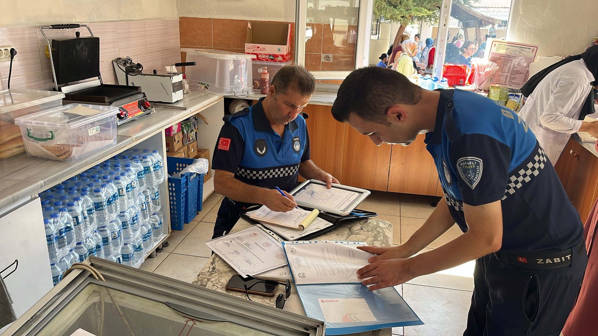Kocaeli’de Okul Kantinlerinde O Raflar Kaldırıldı! 03