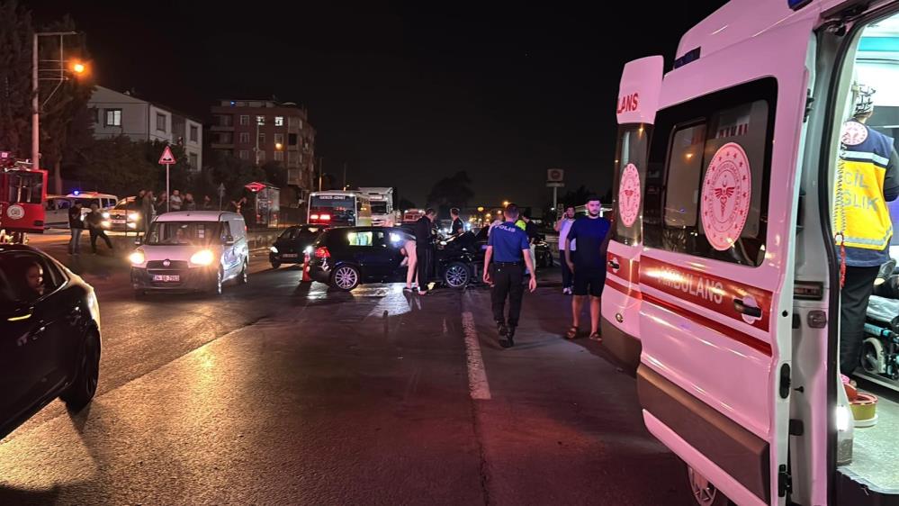 Körfez’de D 100 Karayolu’nda Feci Kaza 4 Yaralı (1)