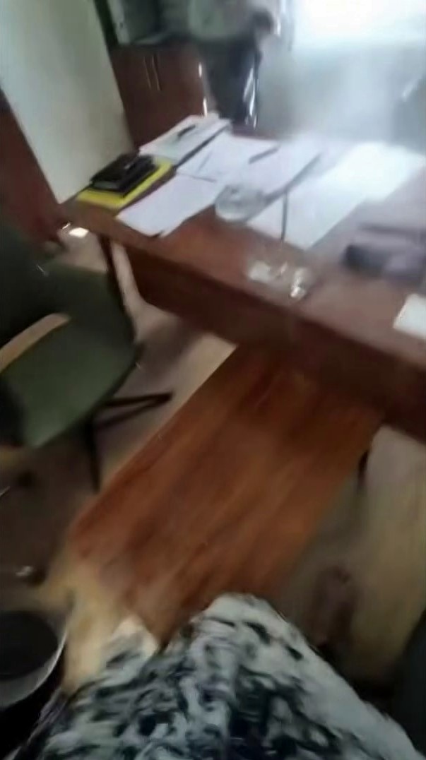 Körfez’de Şantiyede Gerilim! İşten Çıkarılan Kadın, Şefe Kaynar Su Döktü (2)