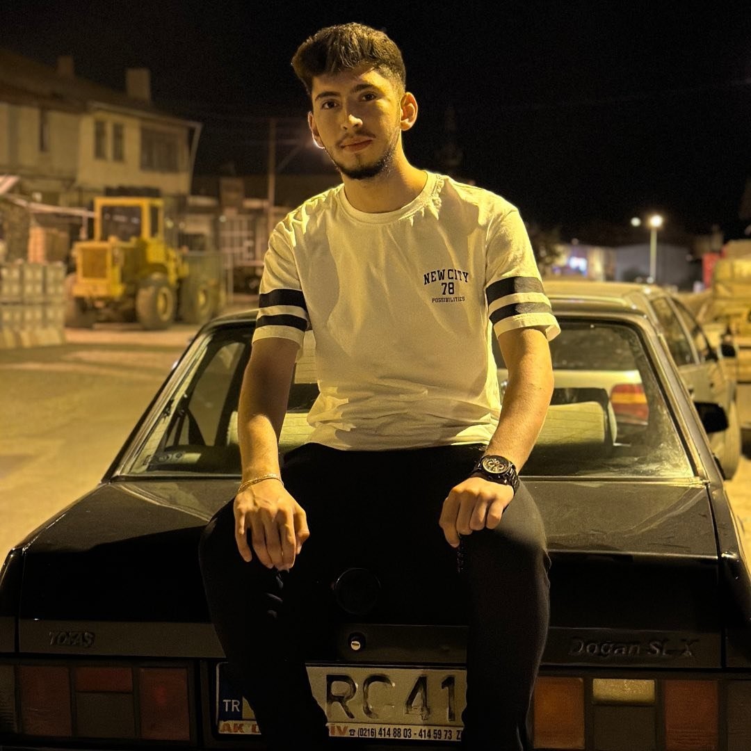 Otomobil Kum Yüklü Traktöre Çarptı 1 Ölü, 5 Yaralı (4)