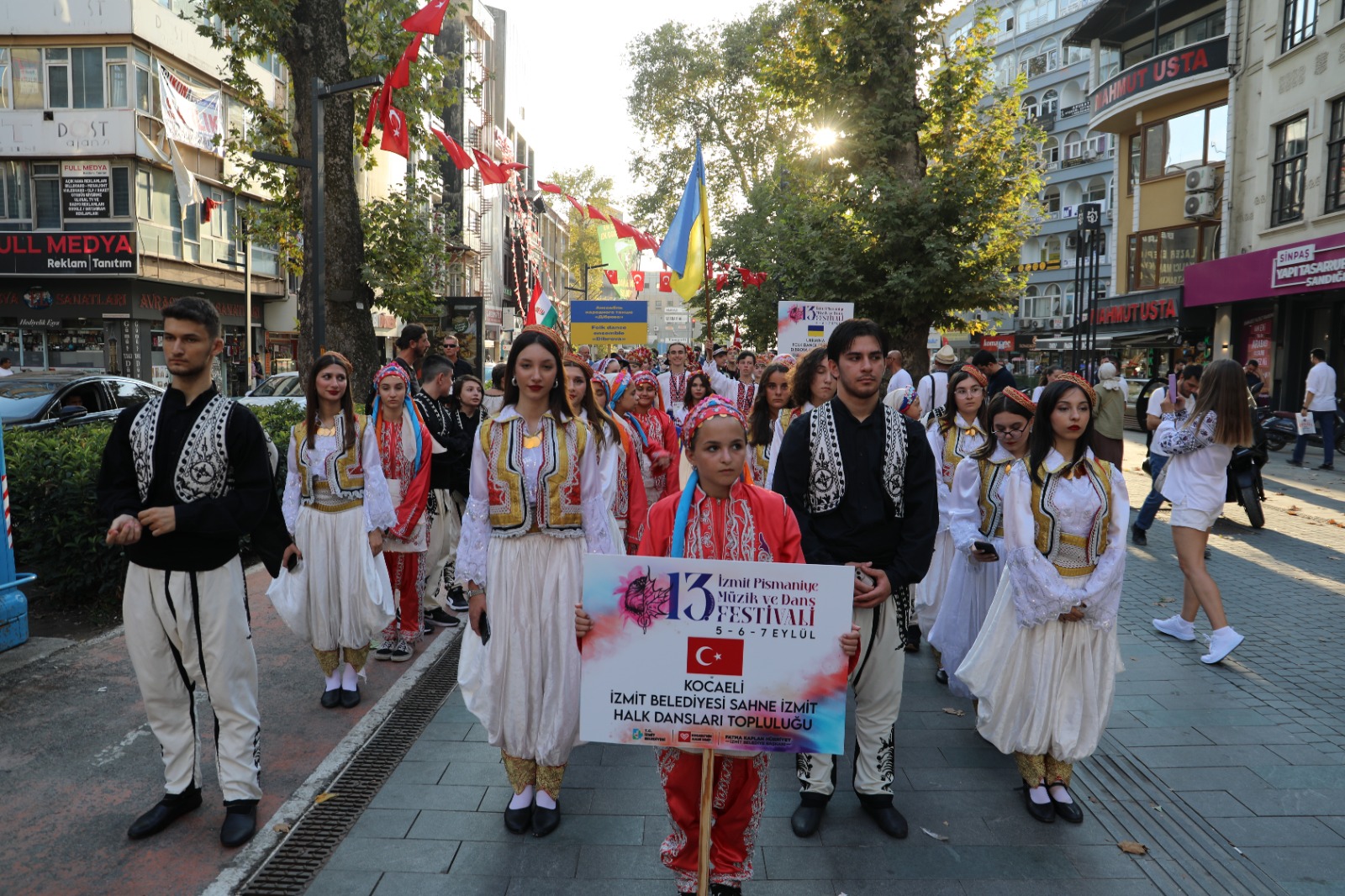 Pişmaniye Ve Kültür İzmit’te Buluştu! Festival Kortejiyle Start Verdi (2)