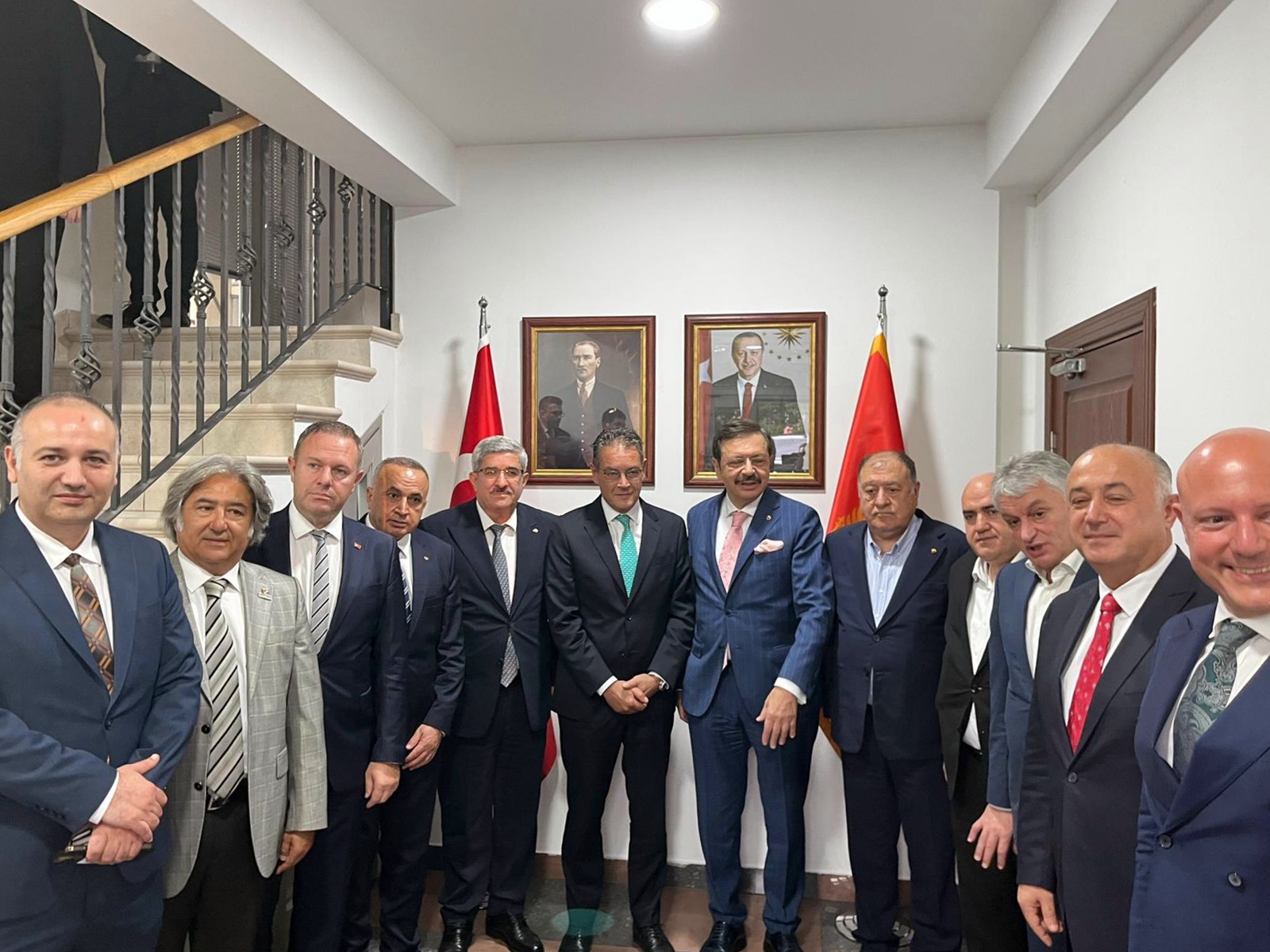 Podgori̇tsa Büyükelçi̇si̇ (1)