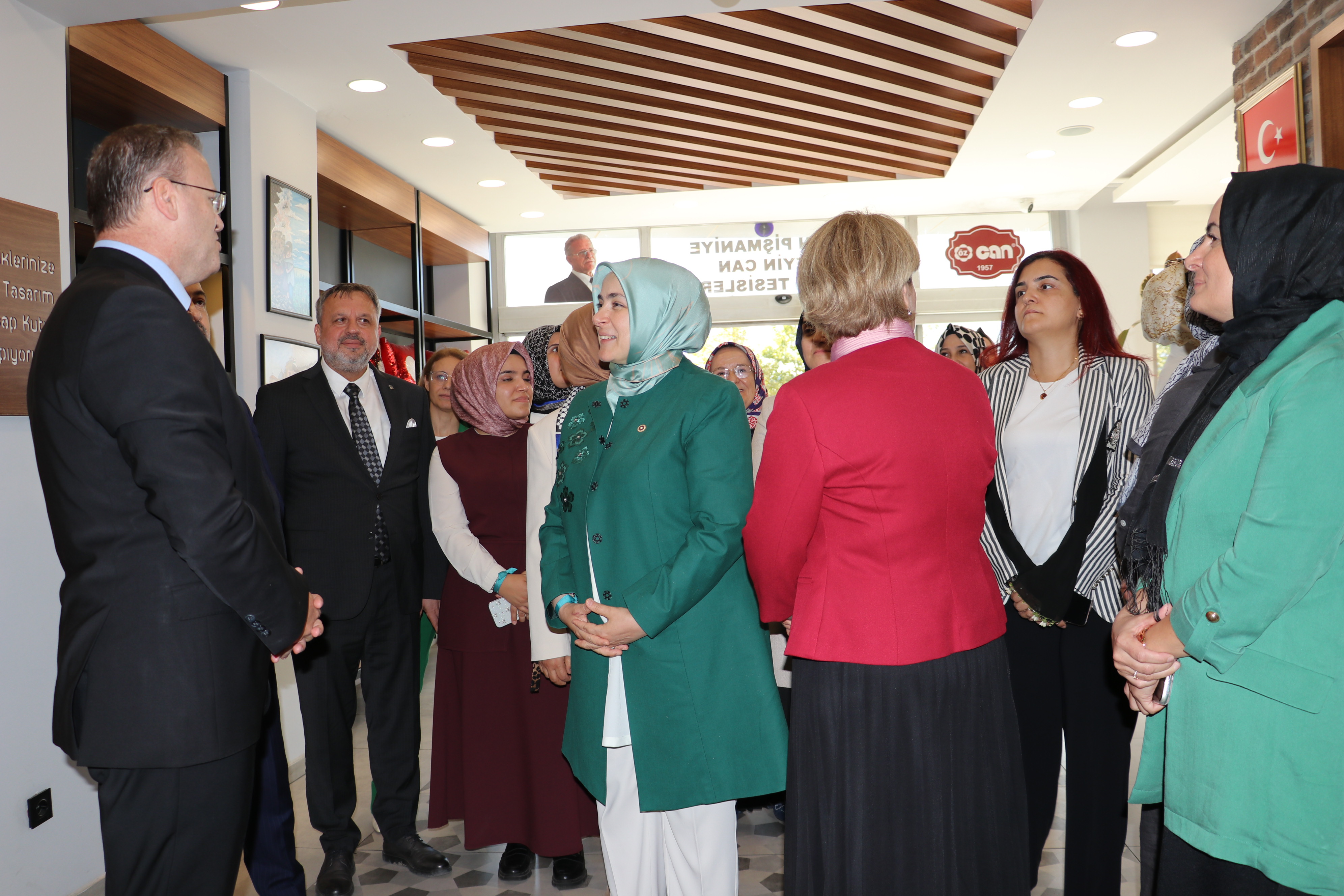 Şehit Annesine Duygulandıran Ziyaret! Erdoğan’ın Mektubu Teslim Edildi (2)