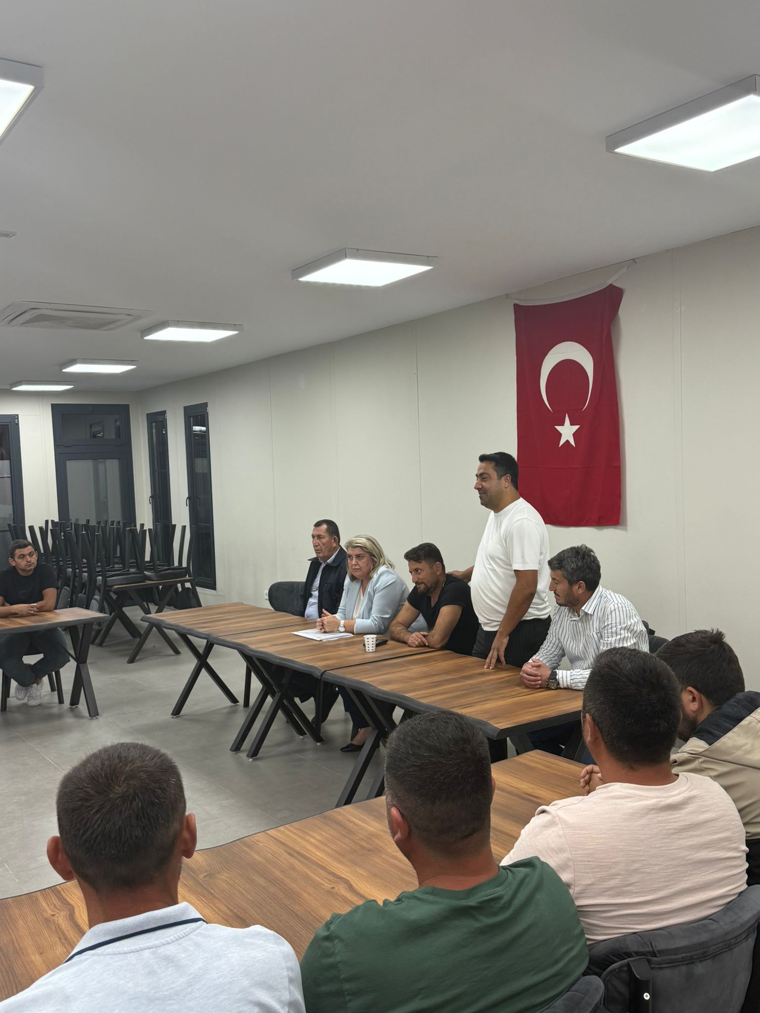 Sezer Bekaroğlu’ndan “Kongre” Gibi Mahalle Toplantısı 1