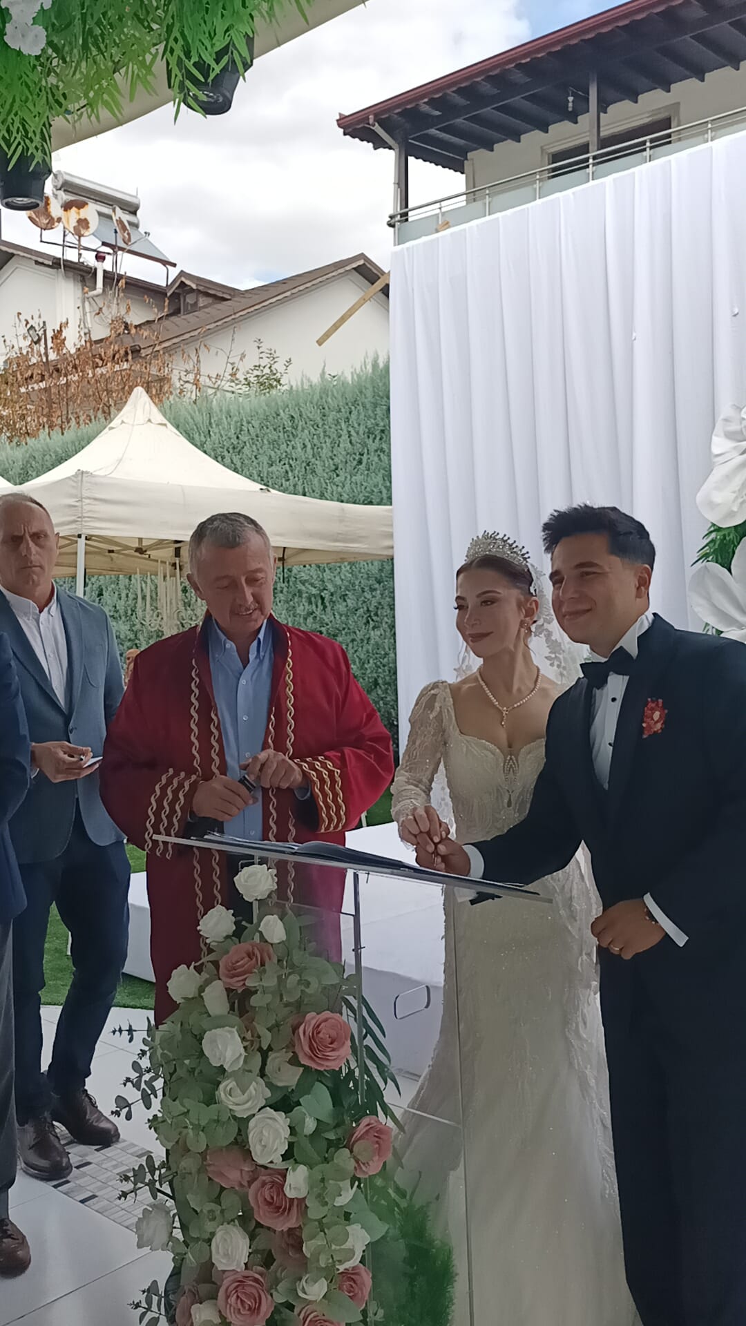 Şimal Ve Alperen Muhteşem Bir Törenle Dünya Evine Girdi 9