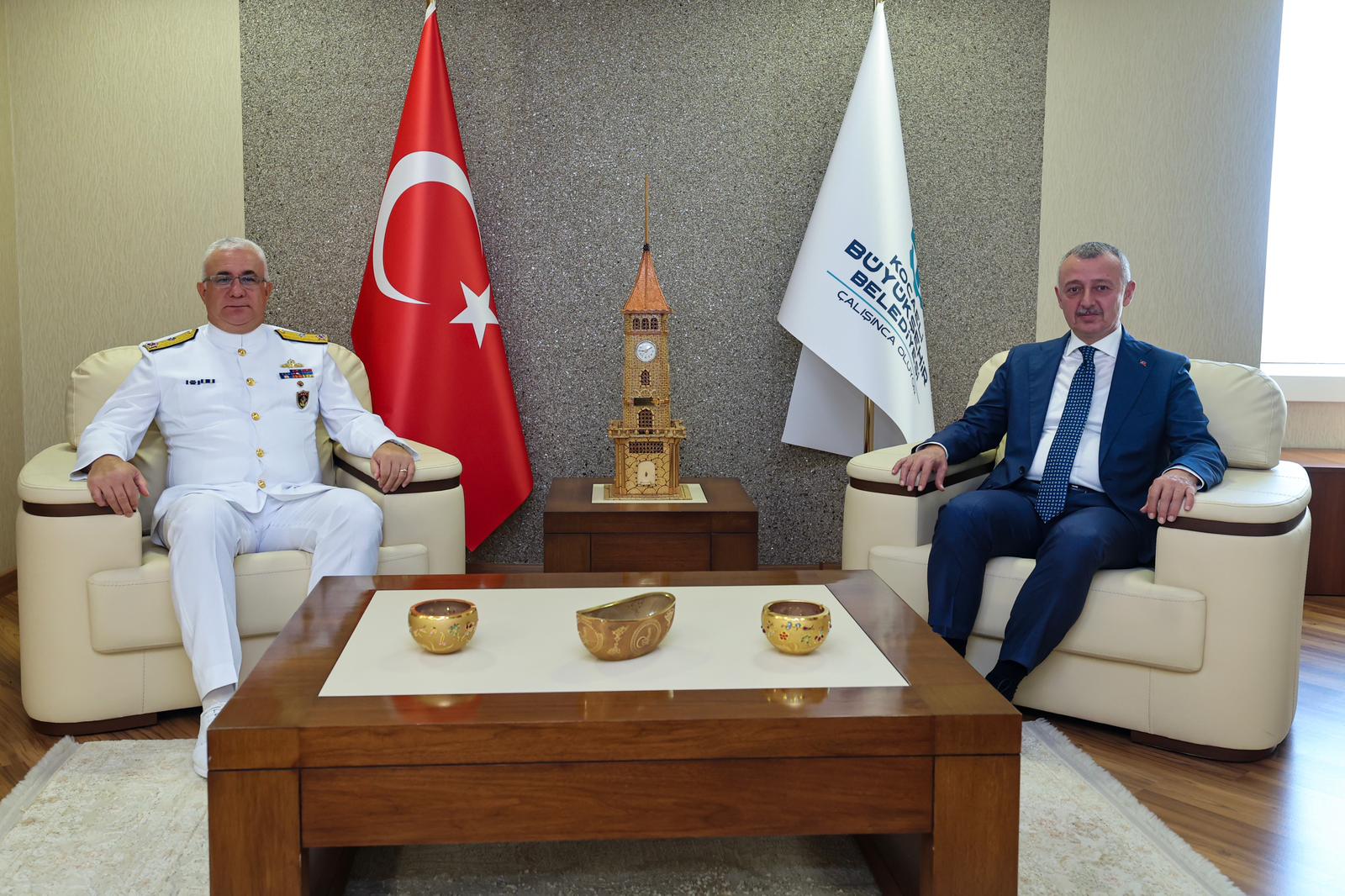 Tuğamiral Selçuk Akarı’dan Başkan Büyükakın’a İadei Ziyaret 2