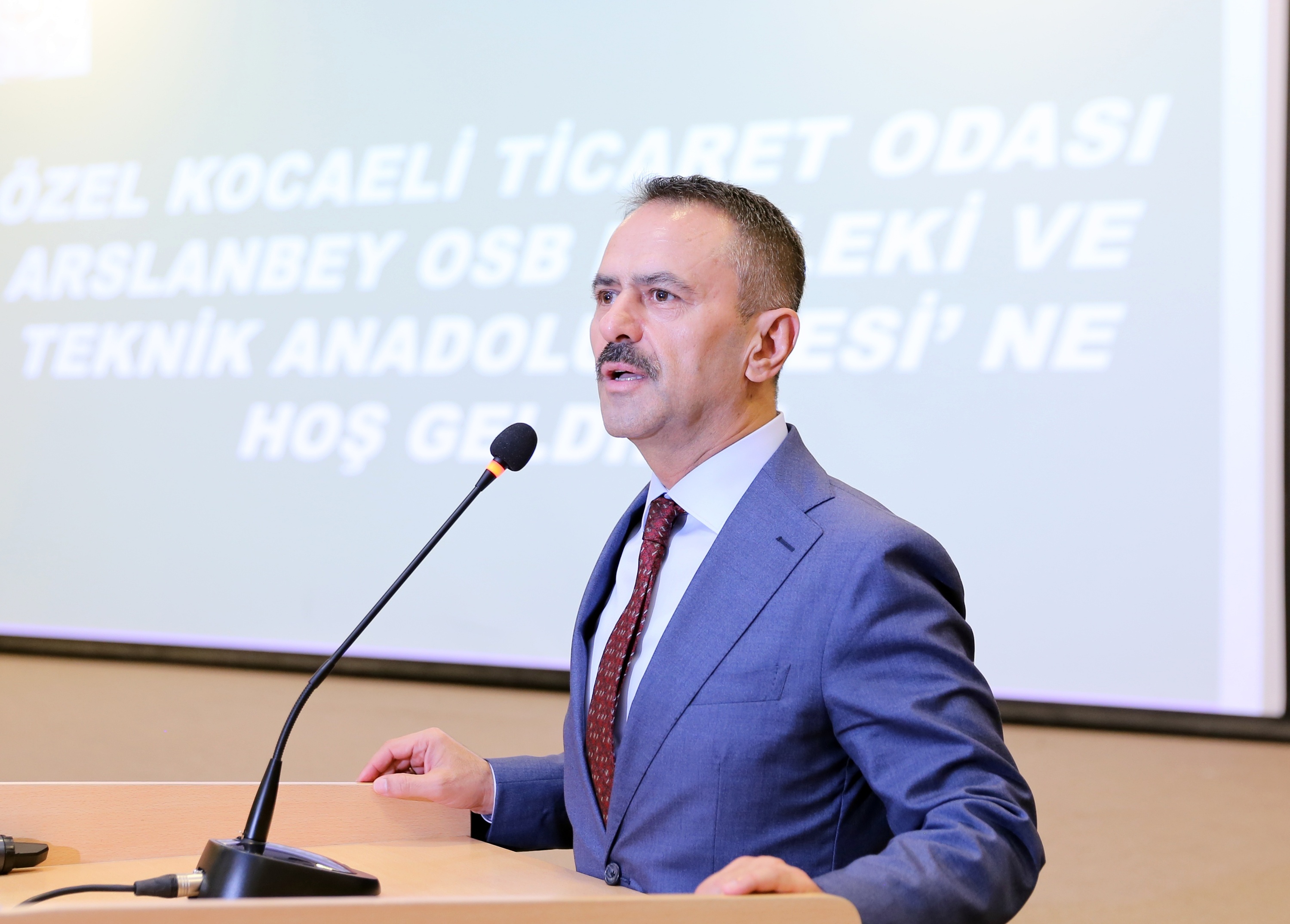 Vali̇ Aktaş