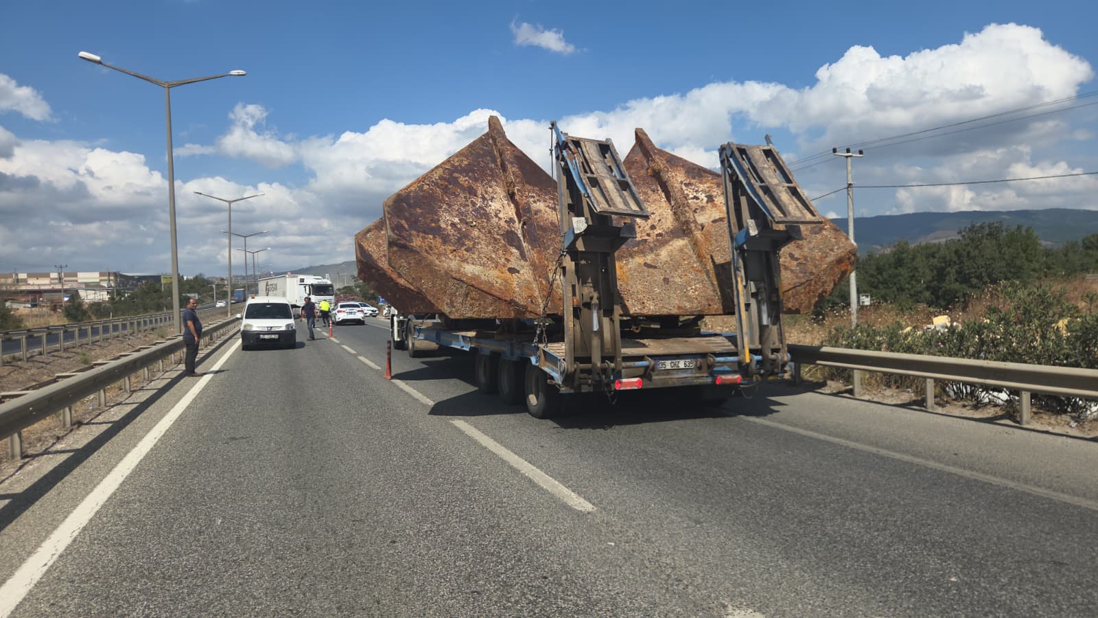 Yolcu Otobüsü Tir’a Çarptı! 3 Yaralı 4