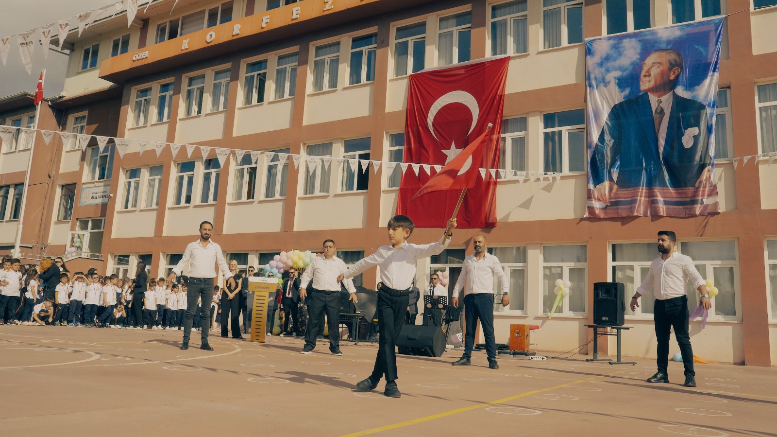 Zeybek Gösterisi