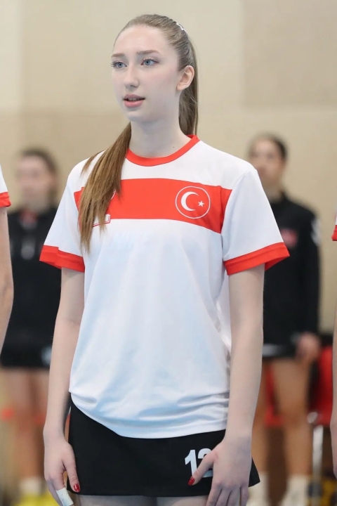 4 Sporcusunu Üst Liglere Gönderdi (2)