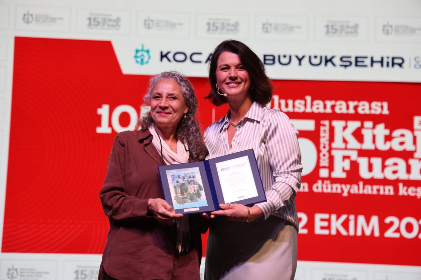 Açelya Akkoyun “Kadının Varlığına Saygı Duymak Çok Önemli” 1