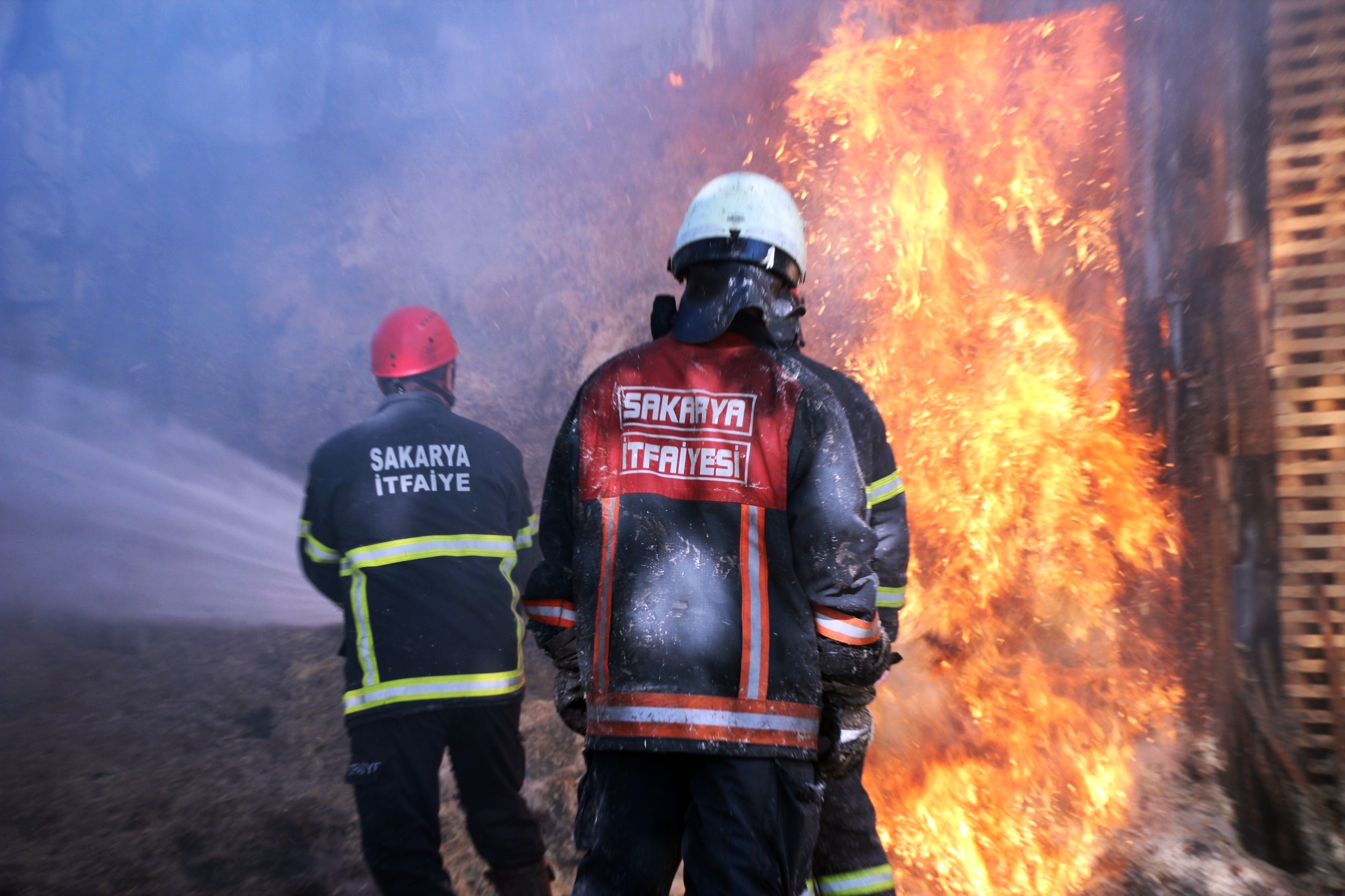 Ahşap Atölyesinde Korkutan Yangın! (1)