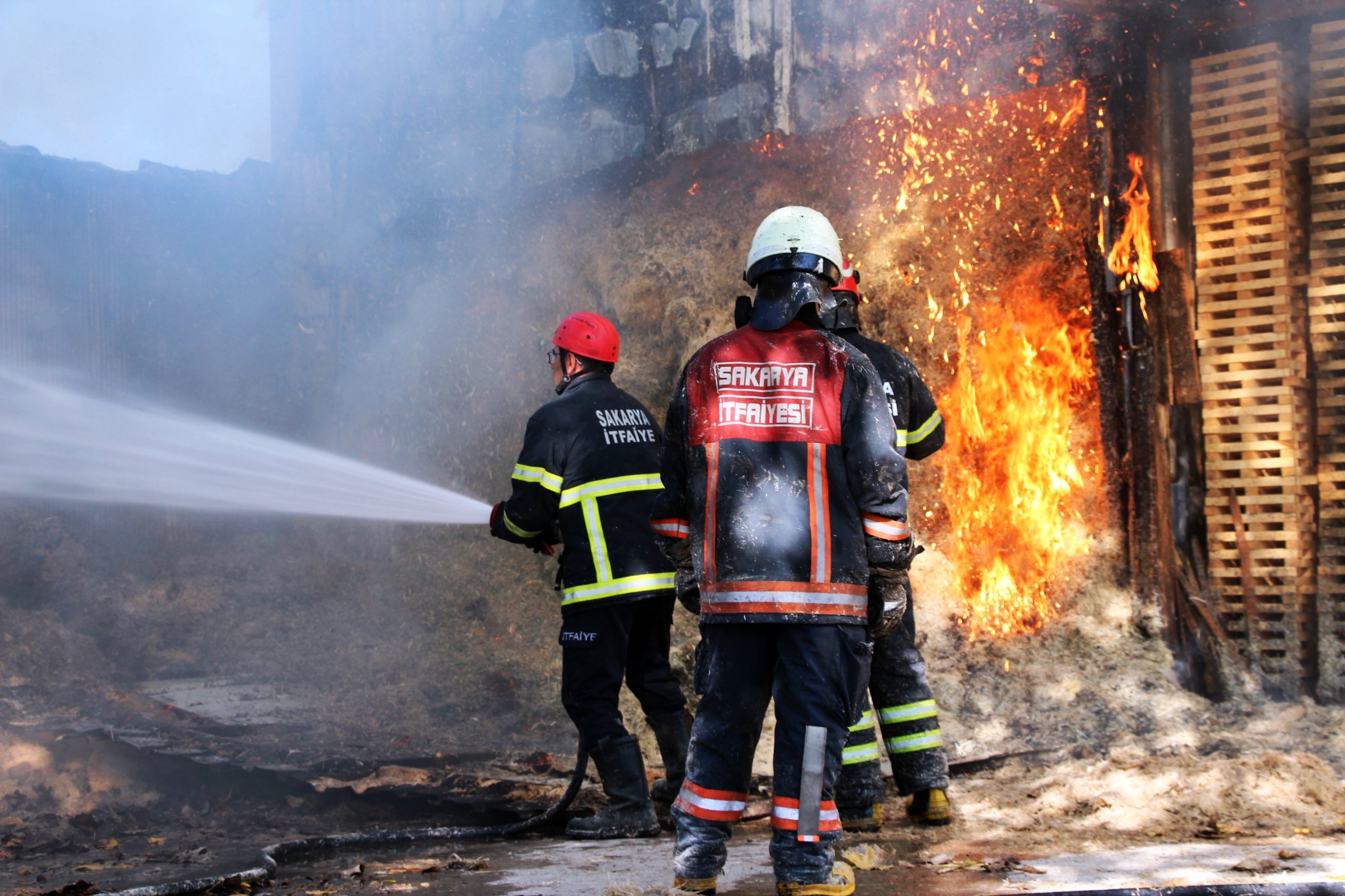 Ahşap Atölyesinde Korkutan Yangın! (5)