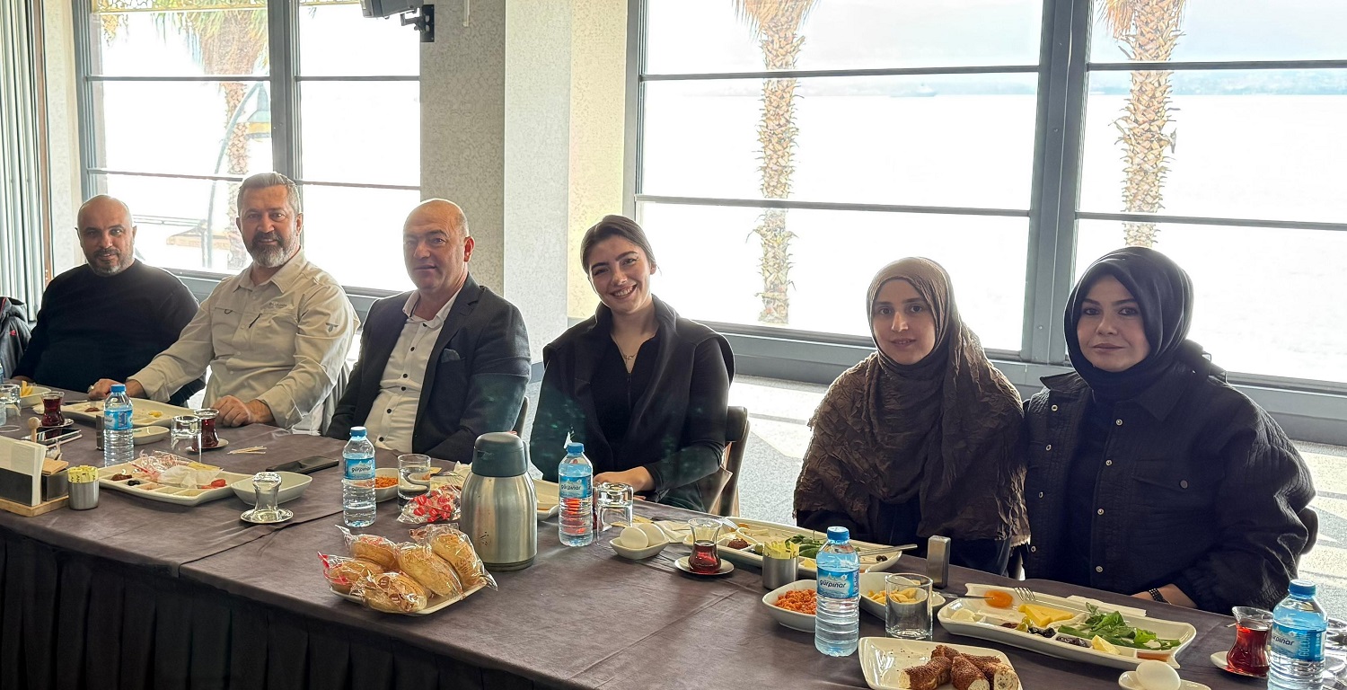 Akça Koca Platformu'ndan Başarı Öğrencilere Plaket 5