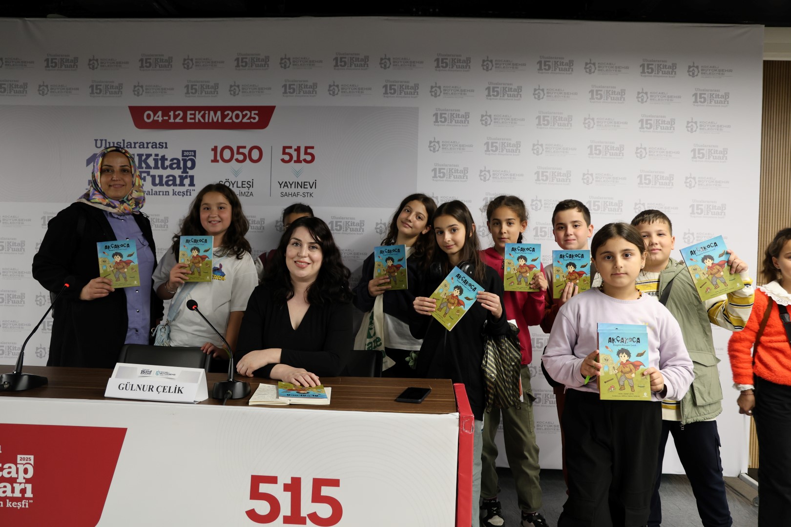 “Akçakoca Rüzgarla Konuşan Çocuk” Kocaeli Kitap Fuarı’nda Okurlarıyla Buluştu (1)